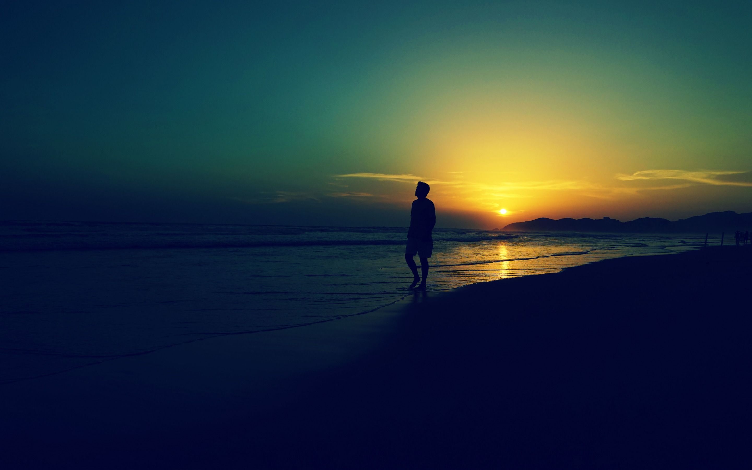 Silhouette persona tramonto spiaggia, 2880x1800 2K, Desktop