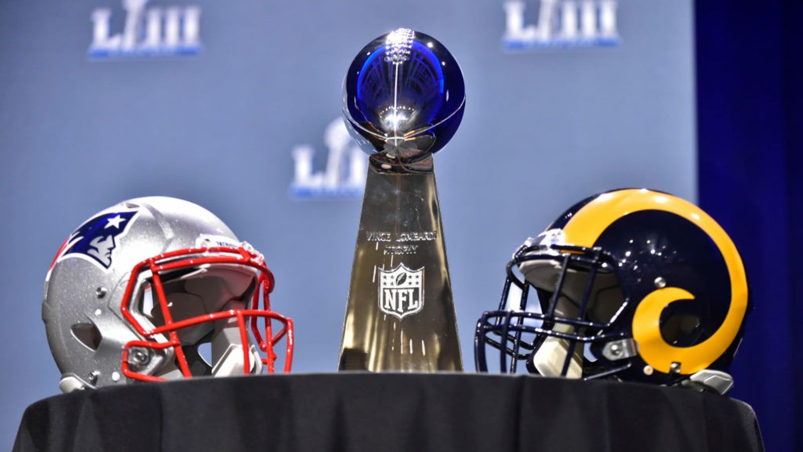 Trofeo Vince Lombardi con caschi NFL, 1600x900 HD, Desktop