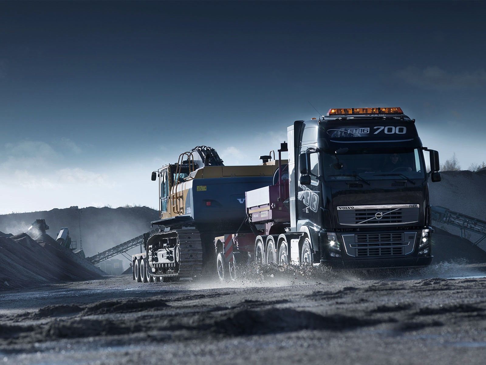 Camion Volvo con escavatore, 1600x1200 900p, Desktop