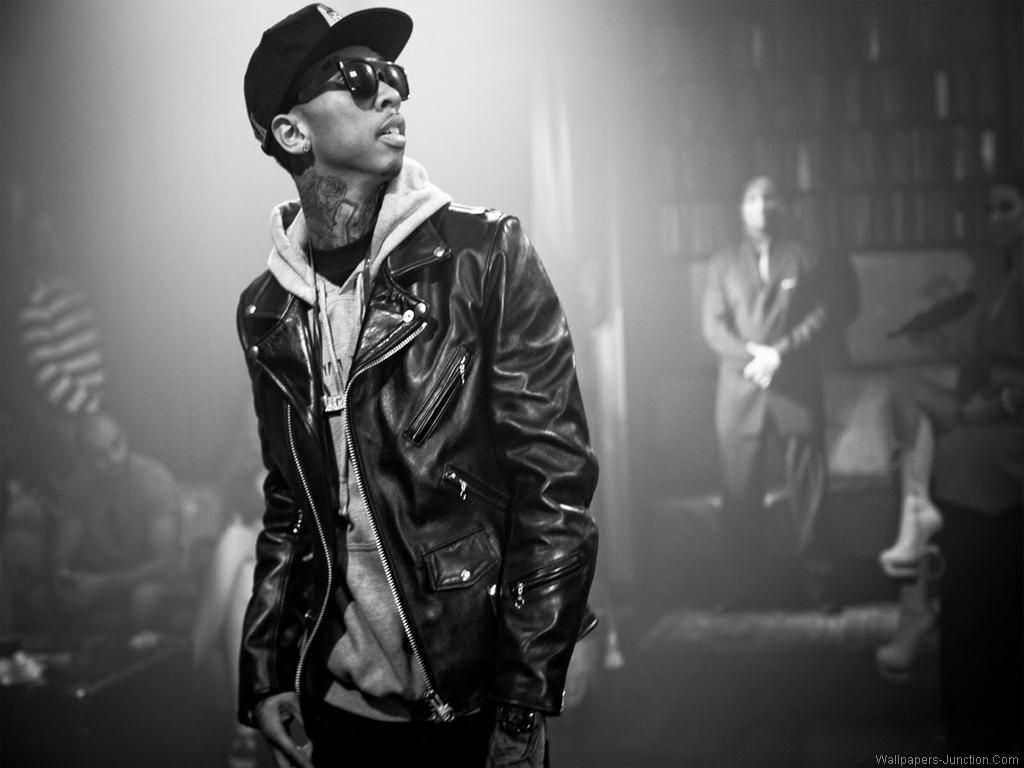 Rapper con giacca in pelle, bianco e nero, 1024x768 HD, Desktop