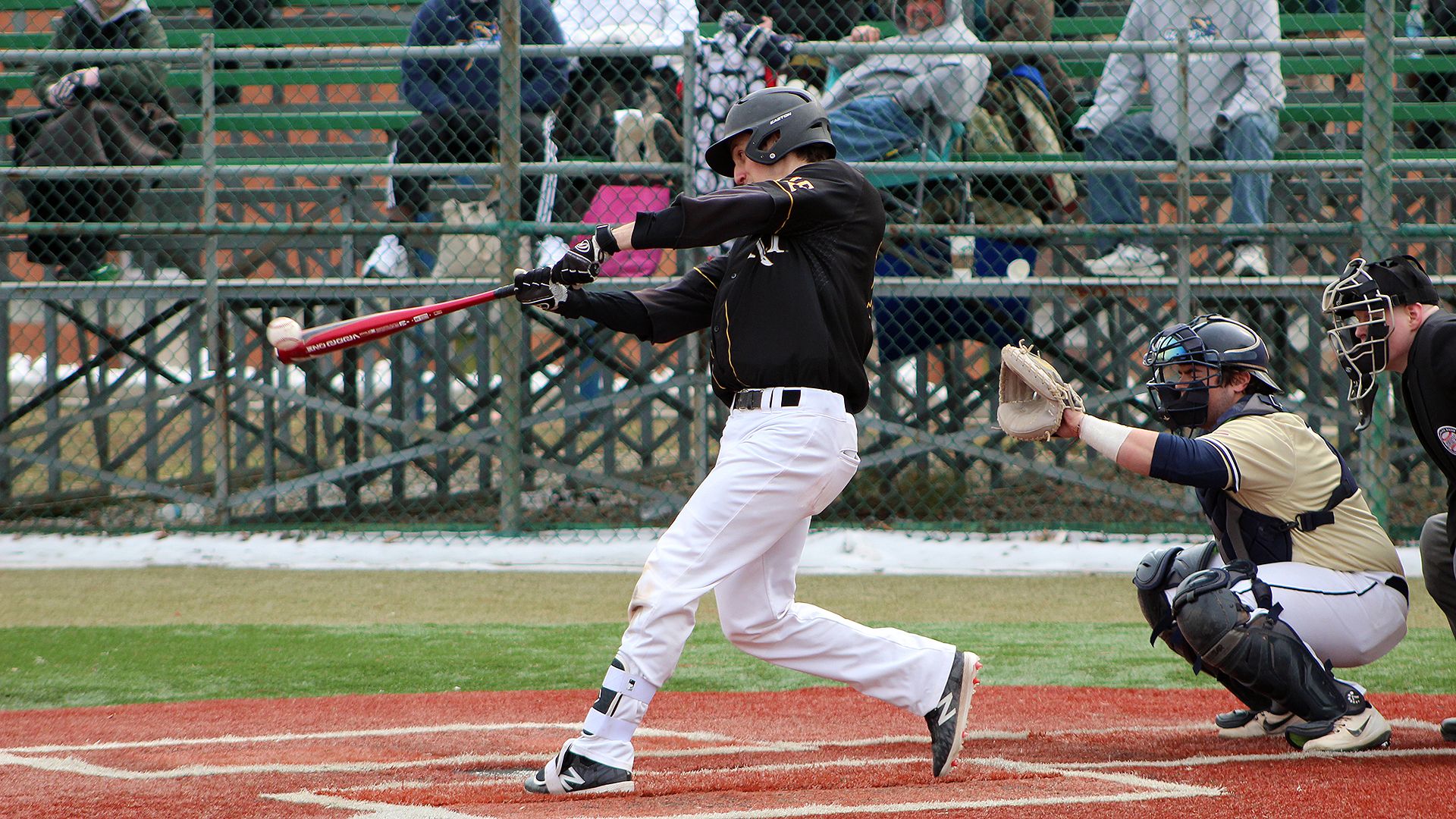 Giocatrice softball colpisce palla, 1920x1080 Full HD 1080p, Laptop