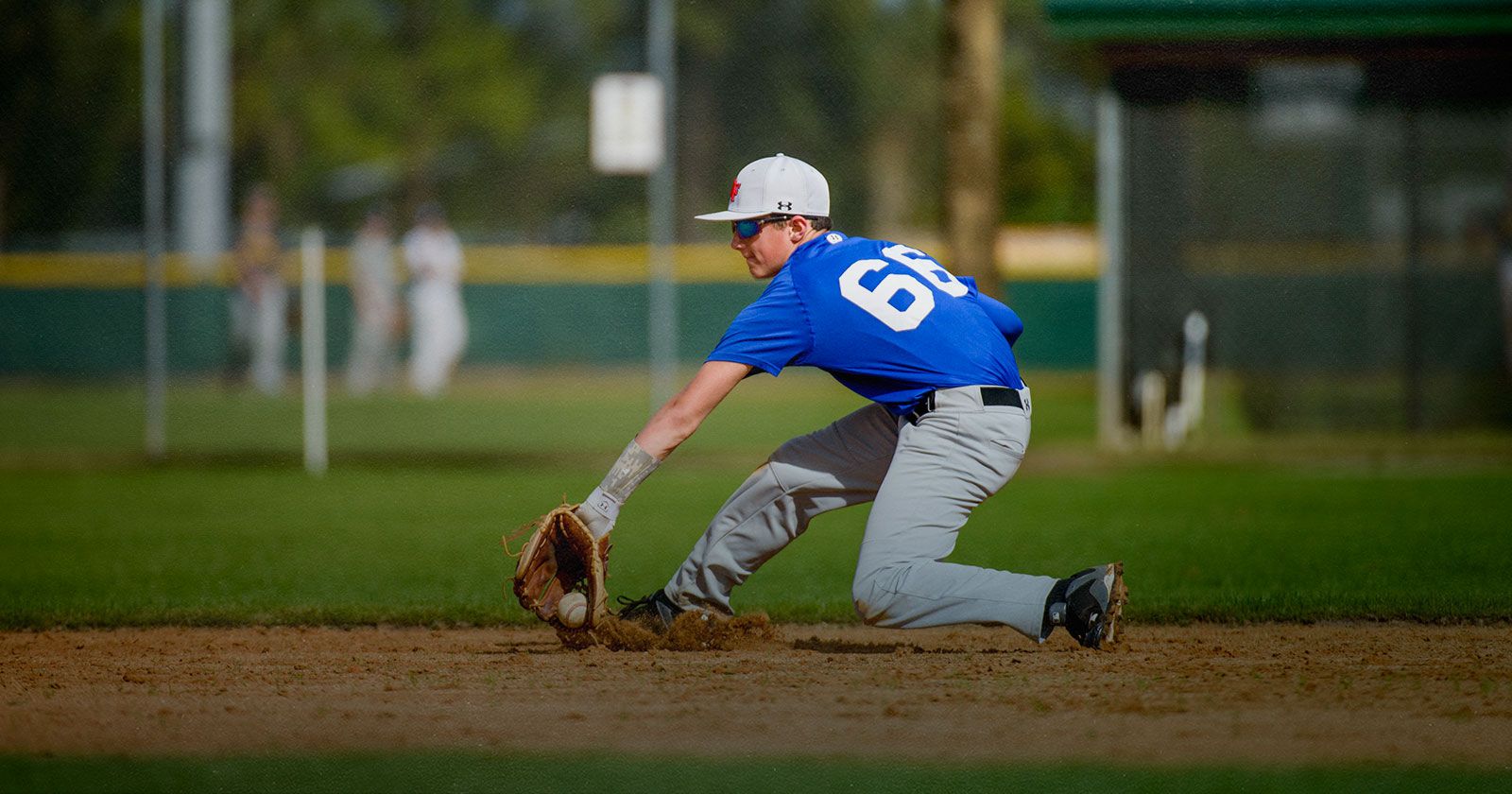 Giocatore baseball prende palla, 1600x840 HD, PC