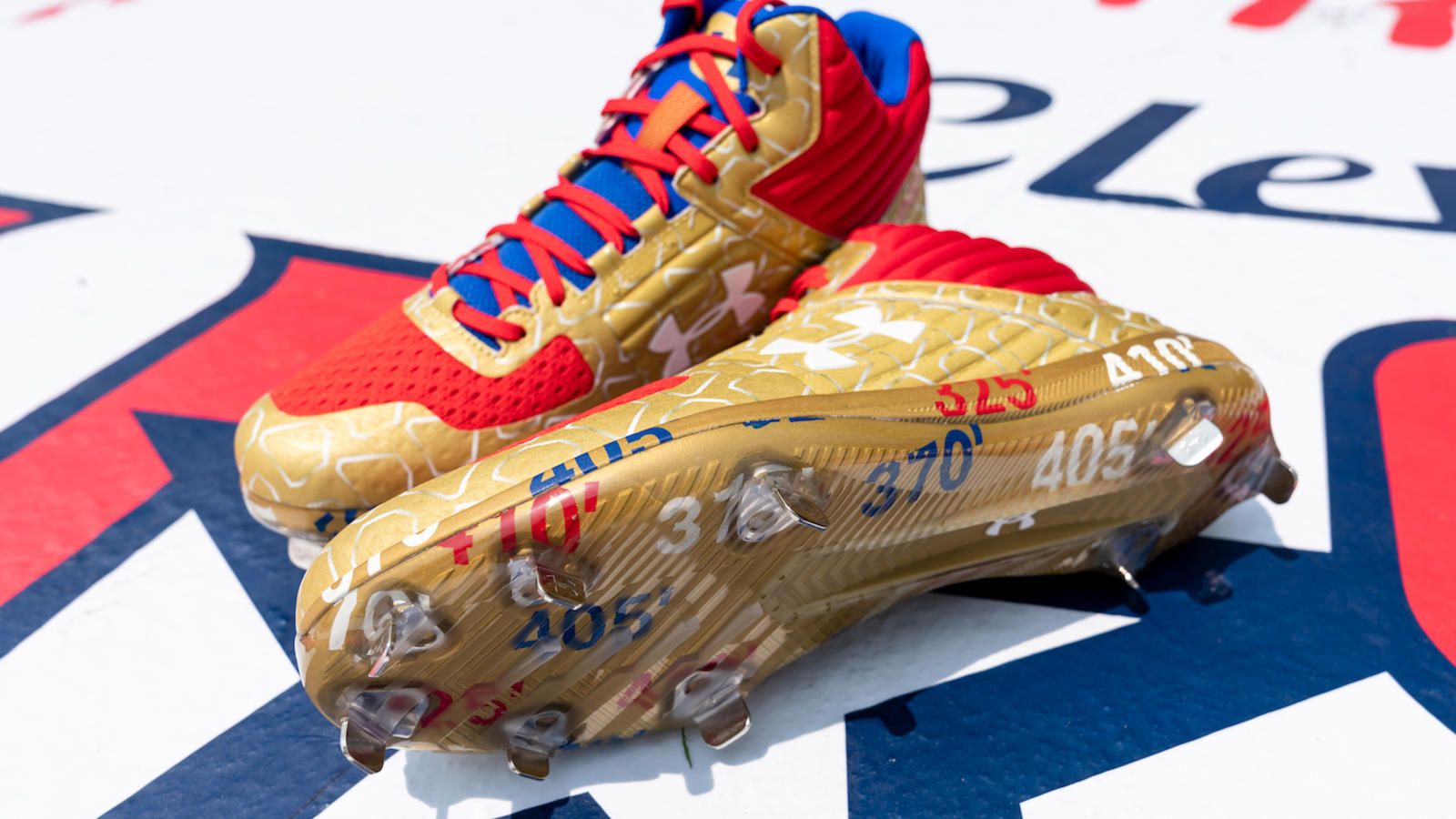 Scarpette baseball Under Armour dorate, 1600x900 HD Ready, PC Desktop