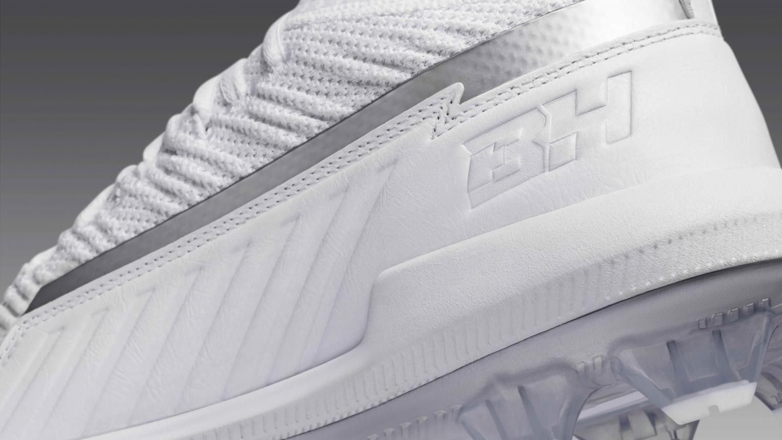 Scarpa baseball bianca Under Armour, 1600x900 HD, PC Desktop