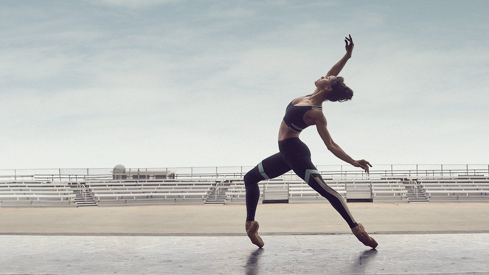 Ballerina Under Armour stadio, 1600x900 HD, iMac