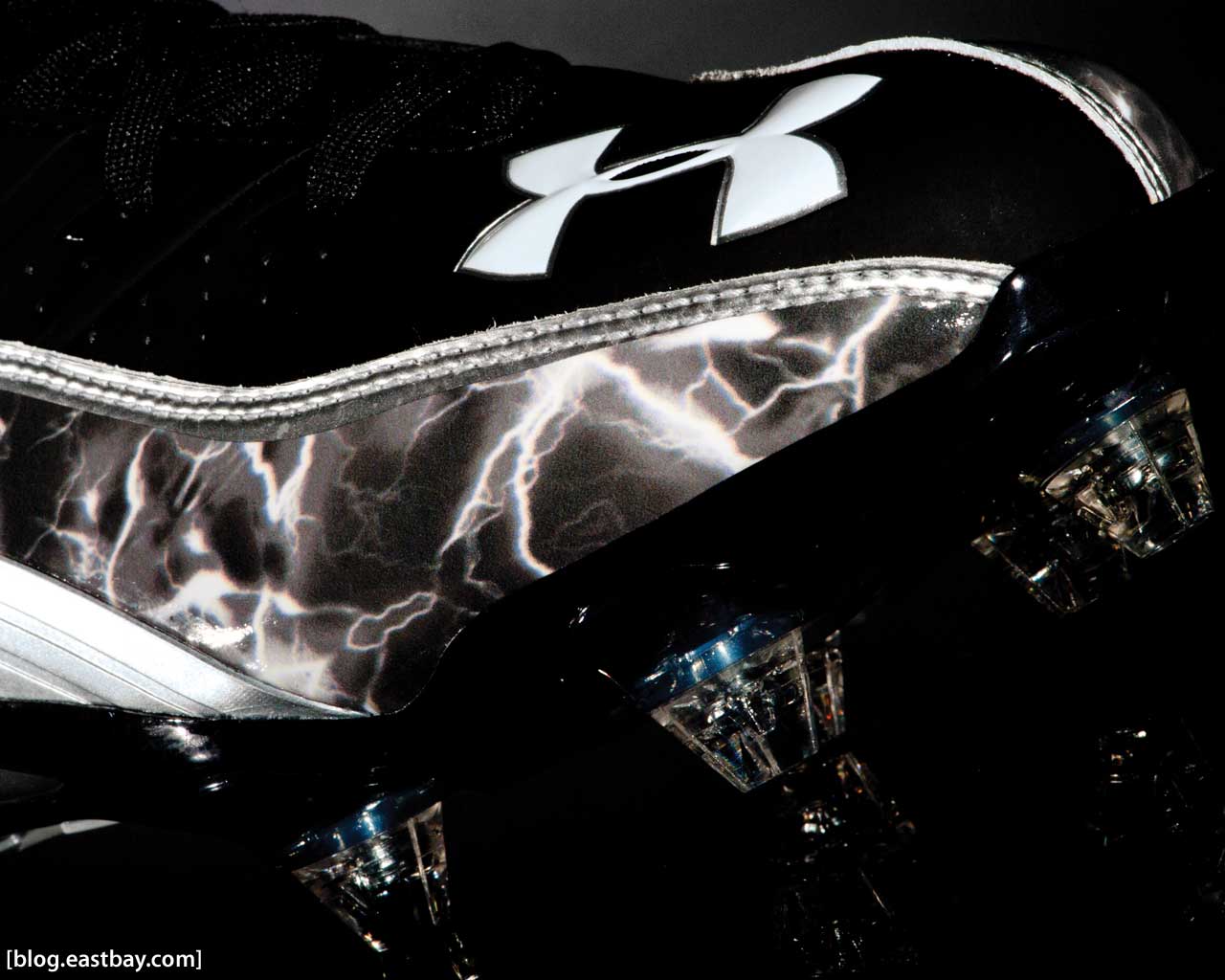 Scarpa Under Armour nera fulmini, 1280x1024 720p, Laptop