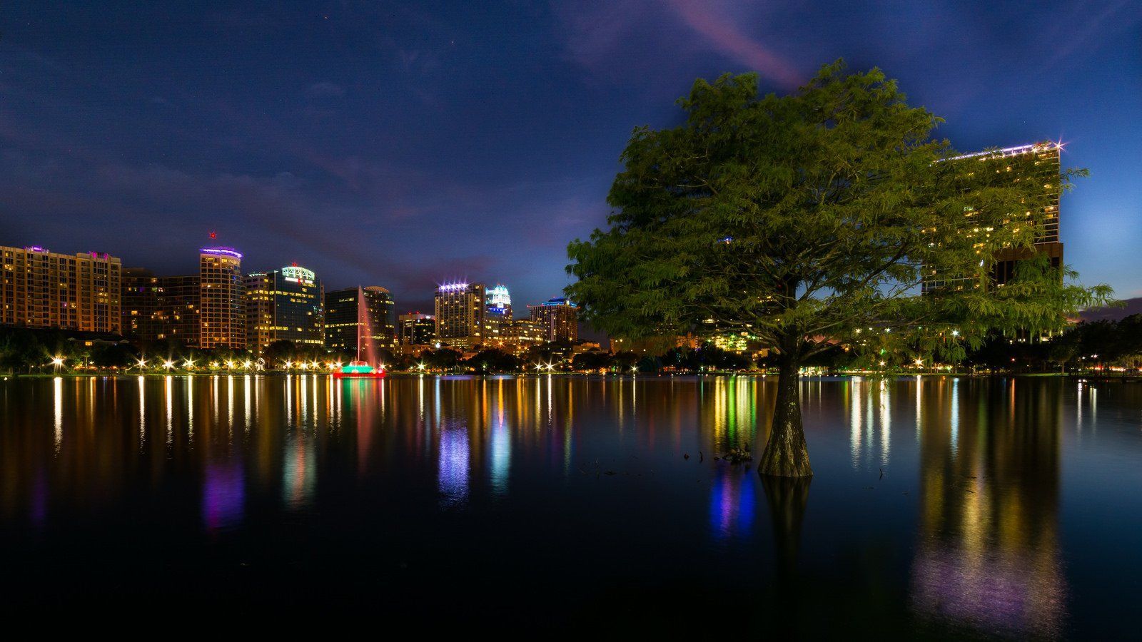 Skyline notturno Orlando lago, 1600x900 900p, Desktop