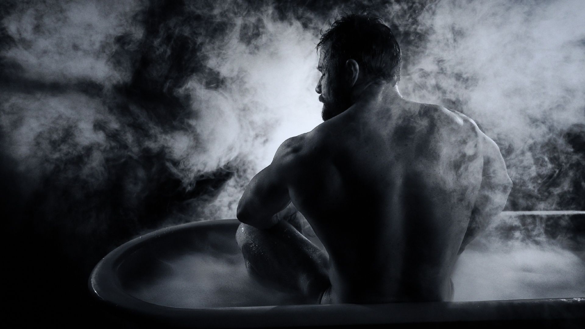 Uomo muscoloso in vasca fumo, 1920x1080 Full HD 1080p, Desktop