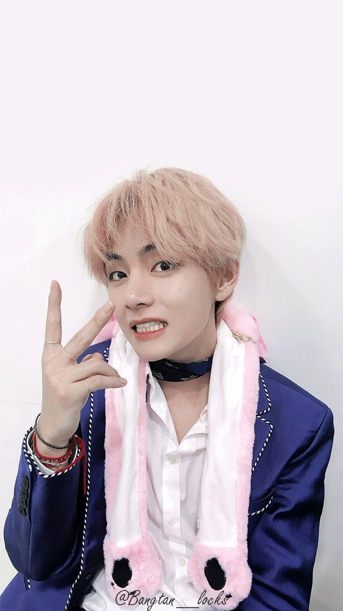 V BTS con giacca blu, 675x1200 Full HD Verticale, Smartphone