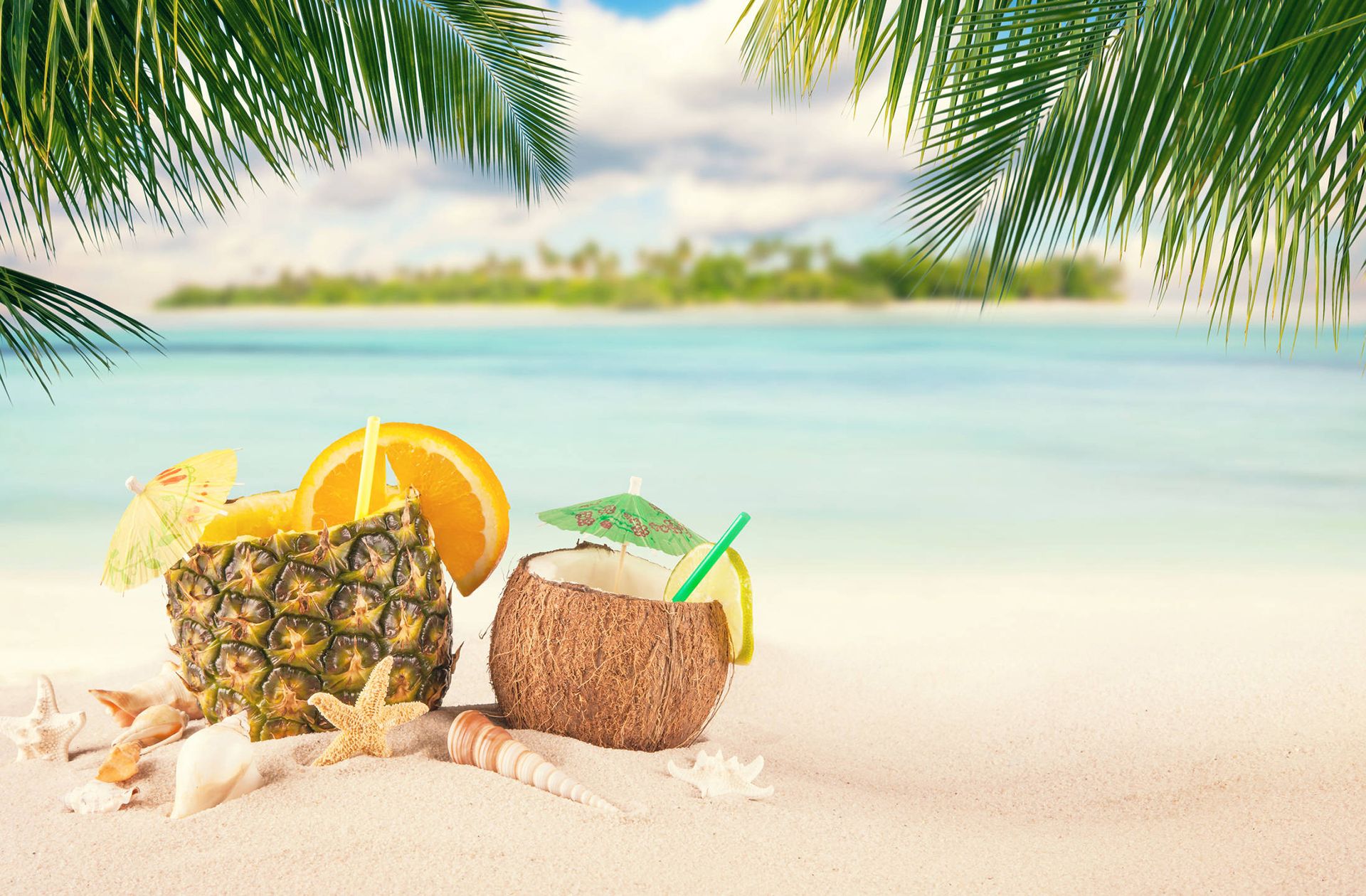 Spiaggia tropicale con cocco e ananas, 1920x1260 Full HD+, PC