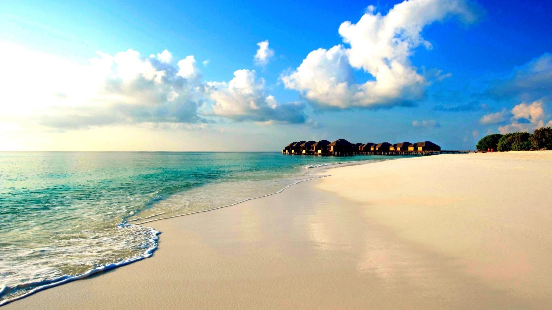 Spiaggia tropicale con bungalow overwater, 1920x1080 Full HD, PC Desktop