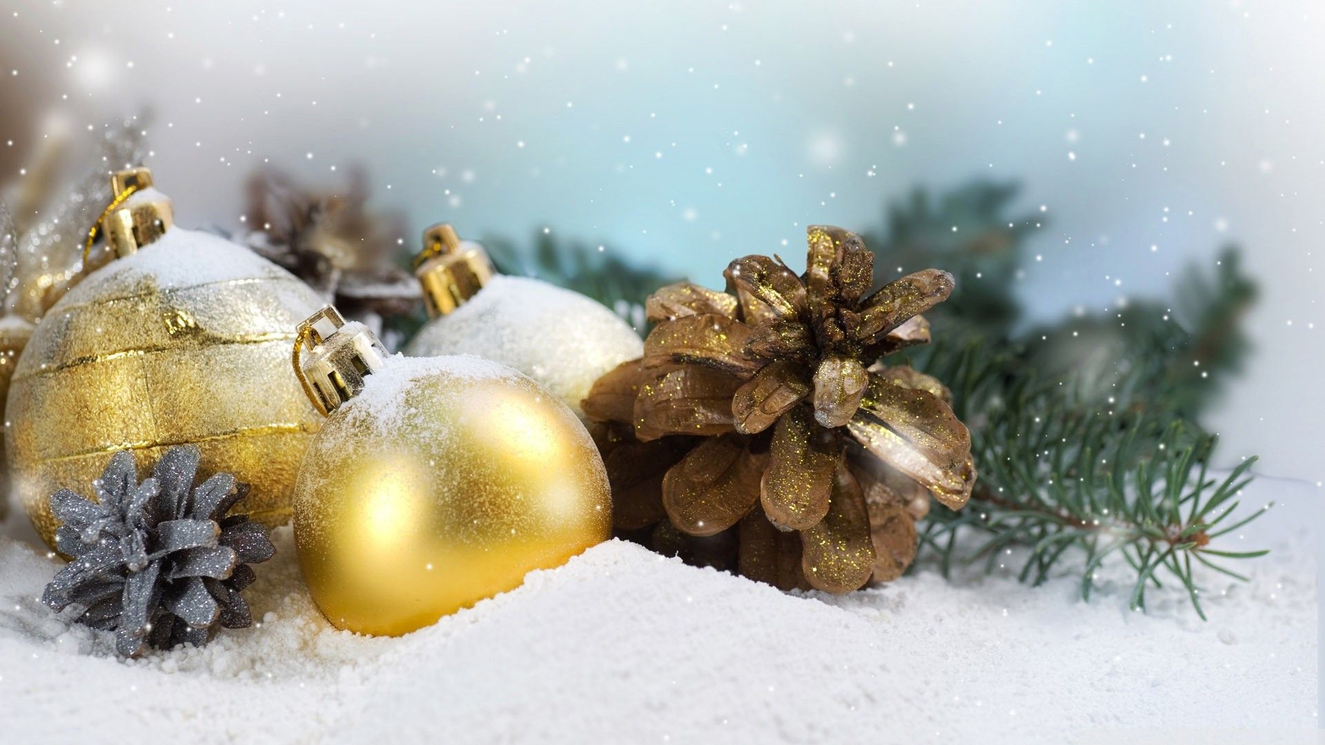 Palline natalizie oro nella neve, 1920x1080 Full HD, Laptop