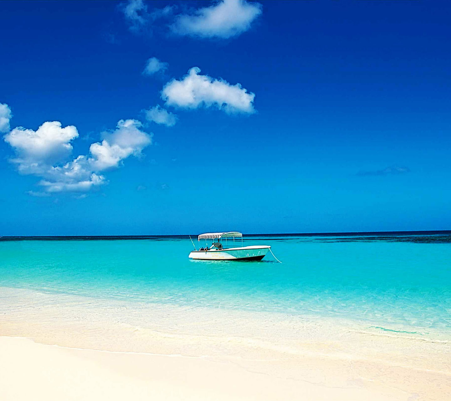 Spiaggia tropicale con barca, 1440x1280 HD, Desktop