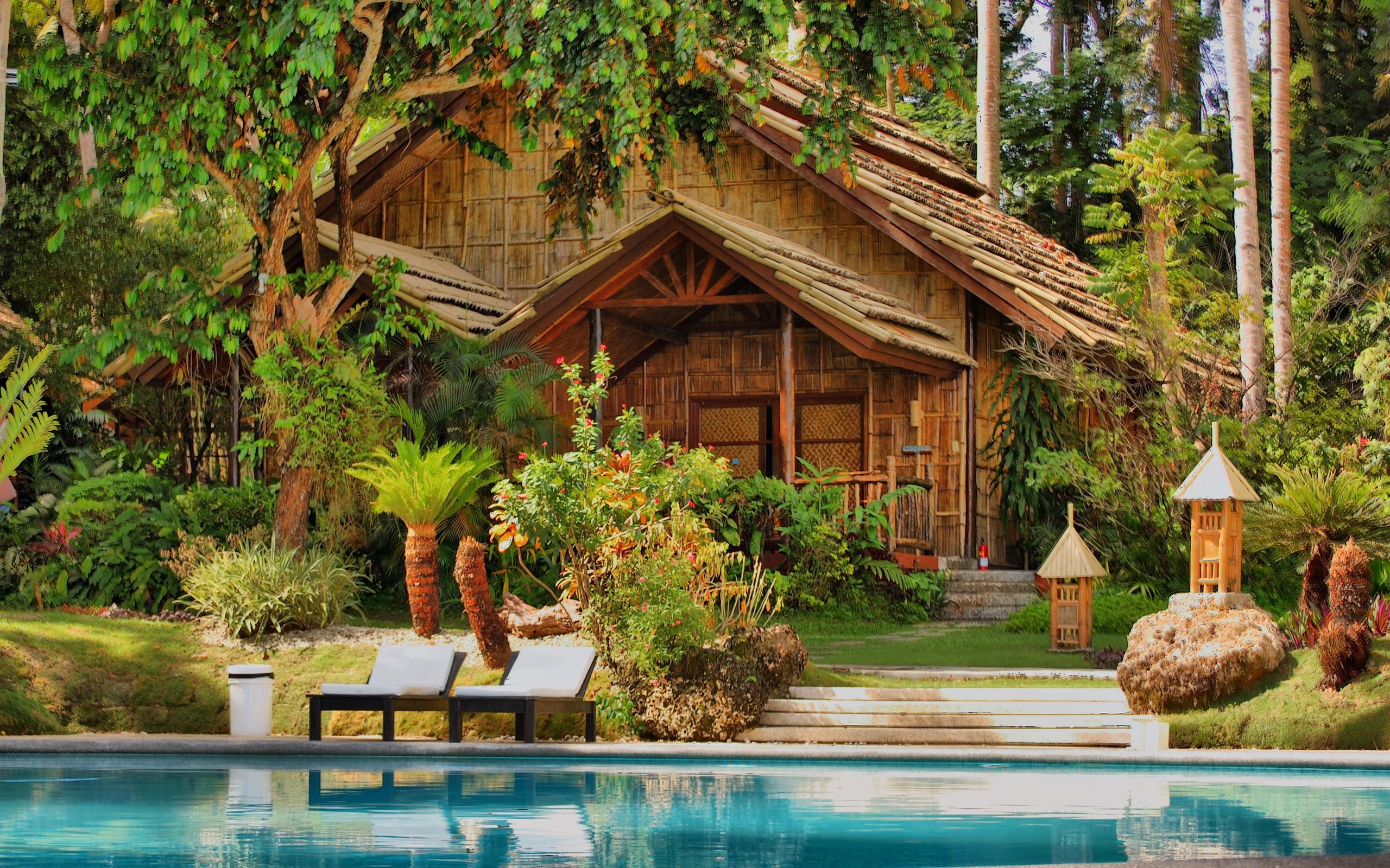 Villa tropicale con piscina, 2560x1600 2K+, MacBook Pro