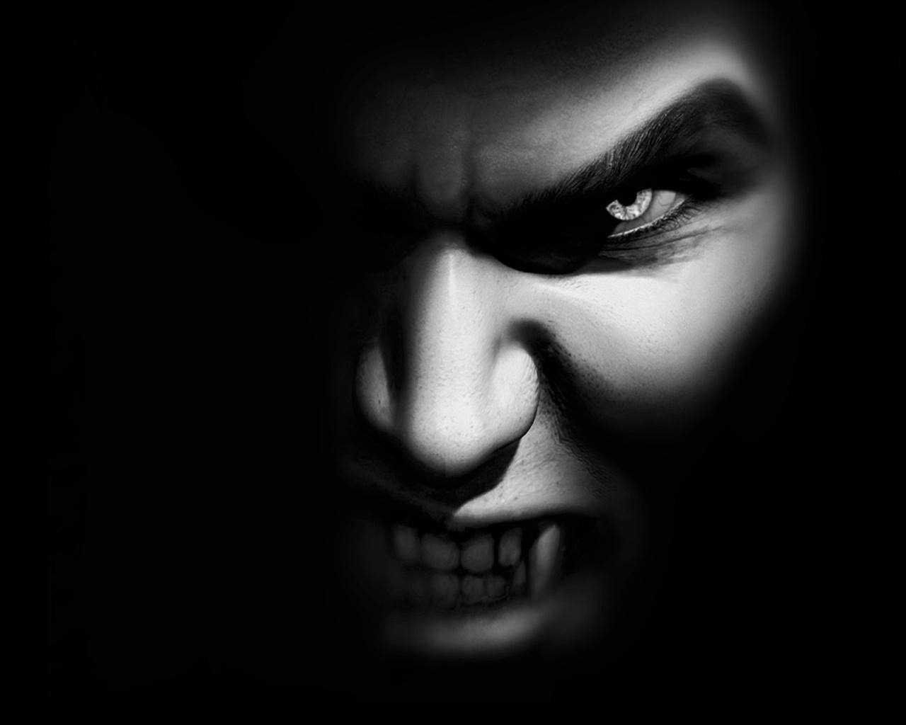 Volto vampiro nell'ombra, 1280x1024 720p, Laptop