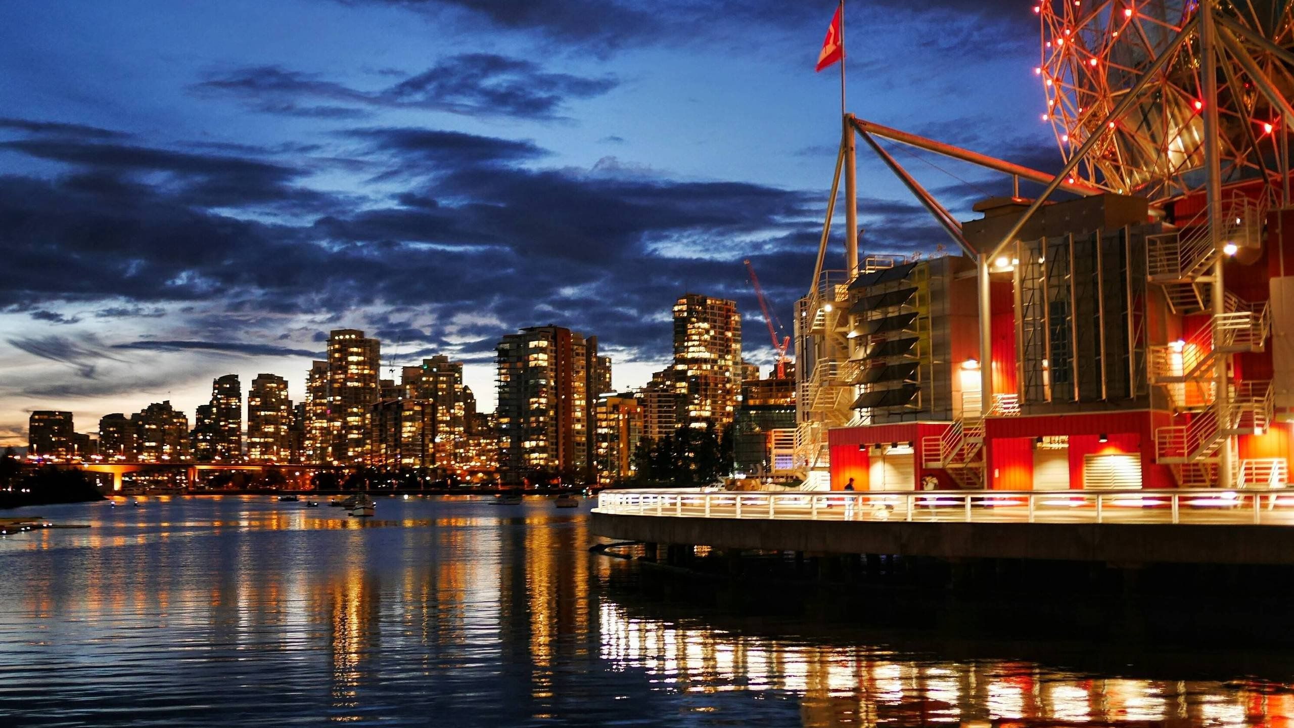 Vancouver skyline notturno, baia, 2560x1440 2K, Desktop