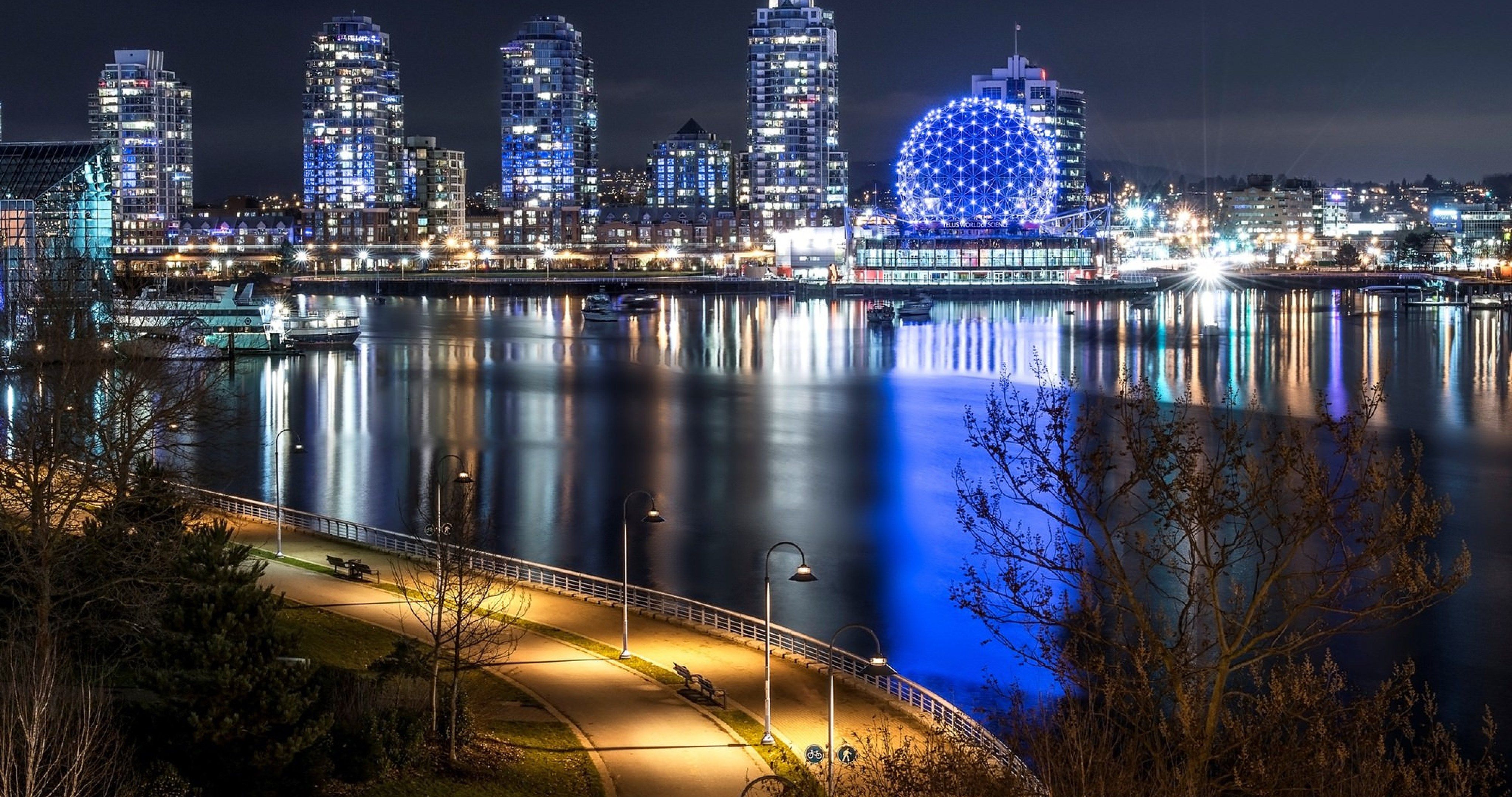 Vancouver notturna con Science World, 4096x2160 4K, Desktop 4K