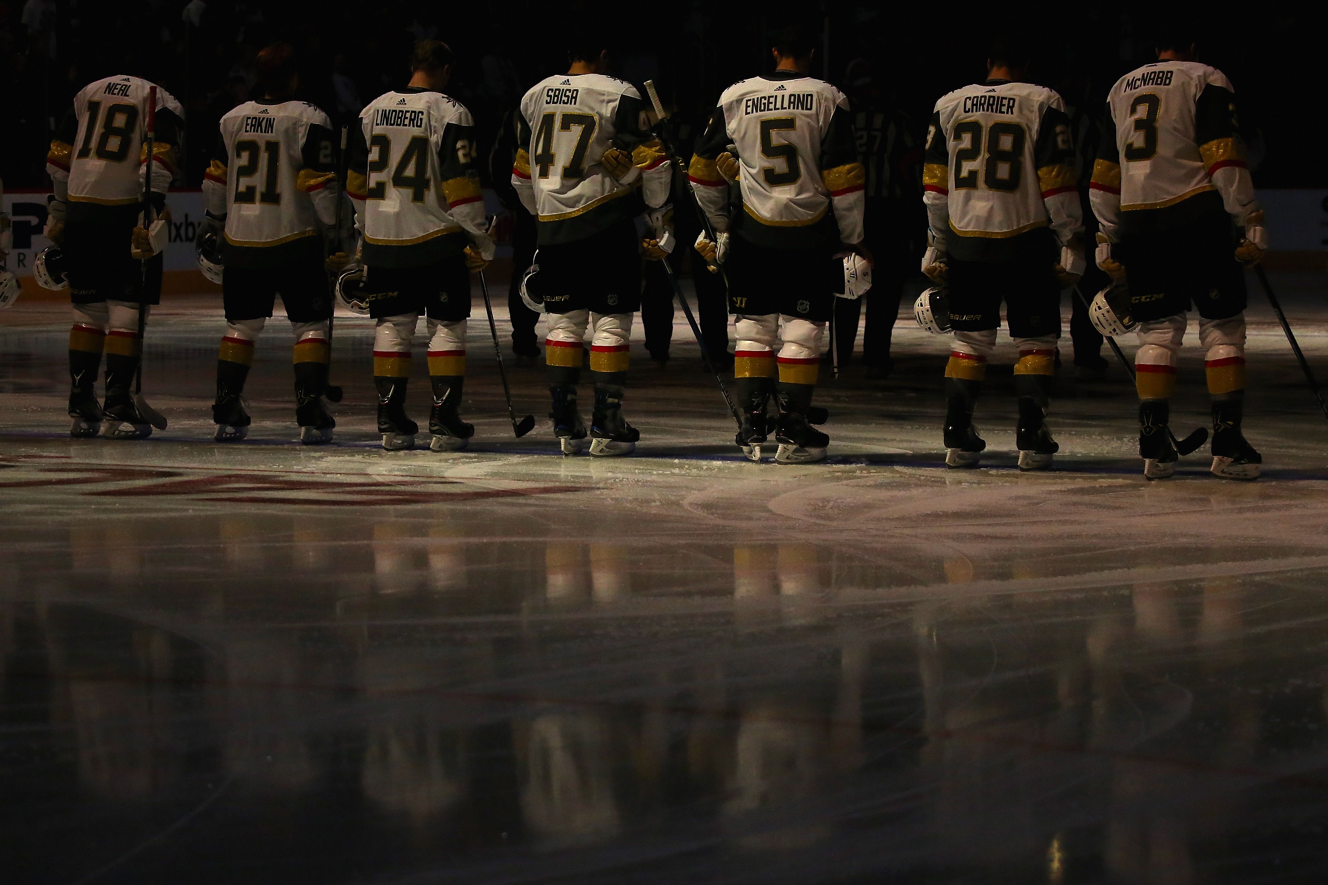 Giocatori hockey allineati sul ghiaccio, 4268x2846 UHD, PC 4K