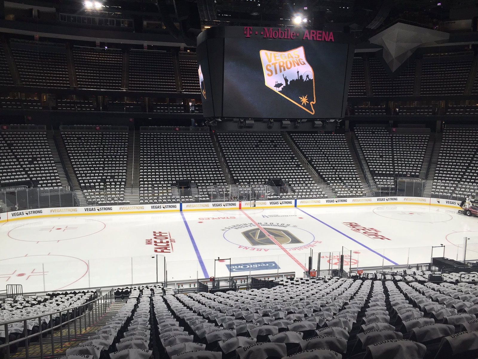 Arena hockey Vegas Golden Knights vuota, 1600x1200 HD Ready, Desktop