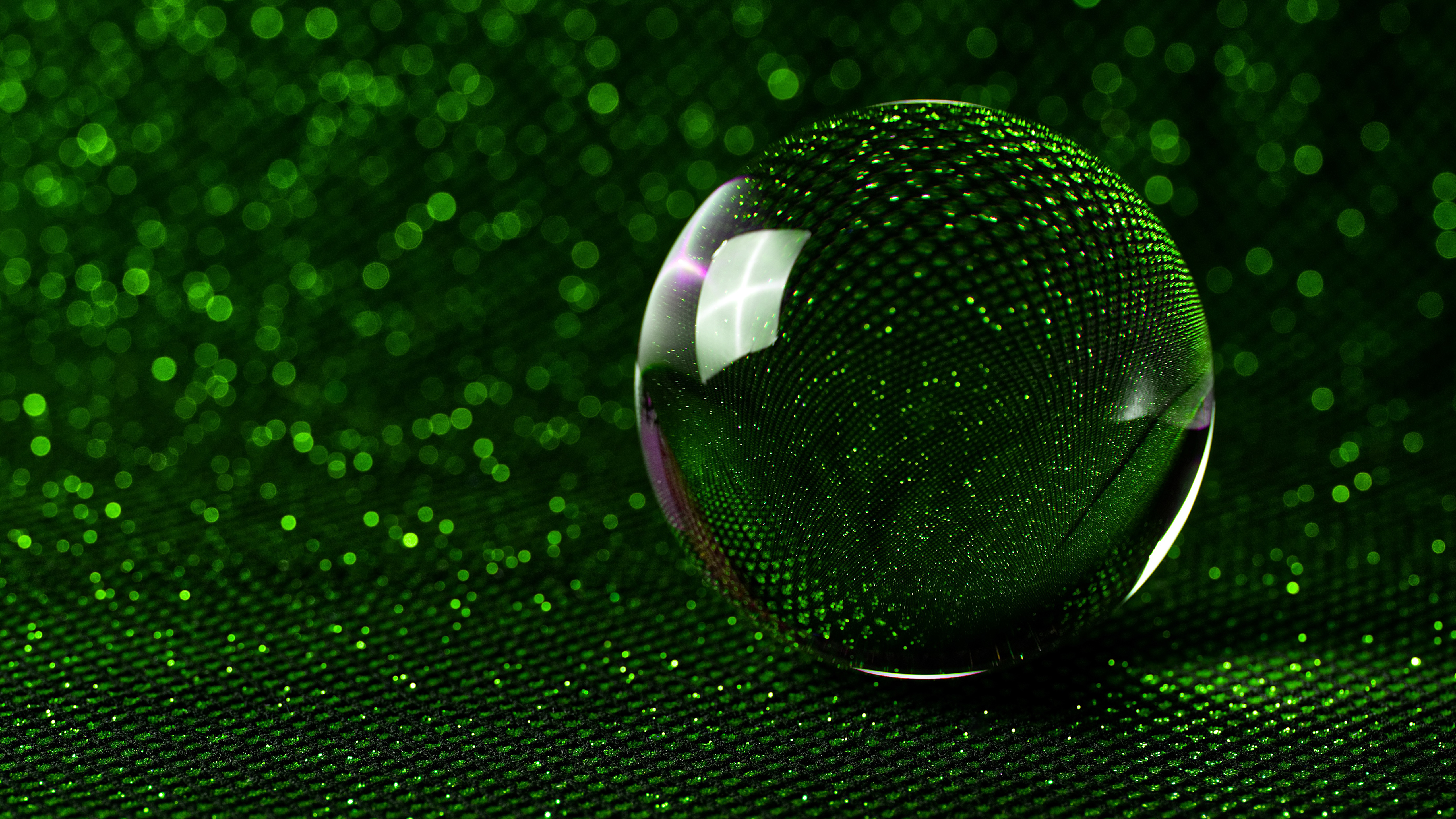 Sfera di vetro verde brillante, 5120x2880 4K, Desktop 4K