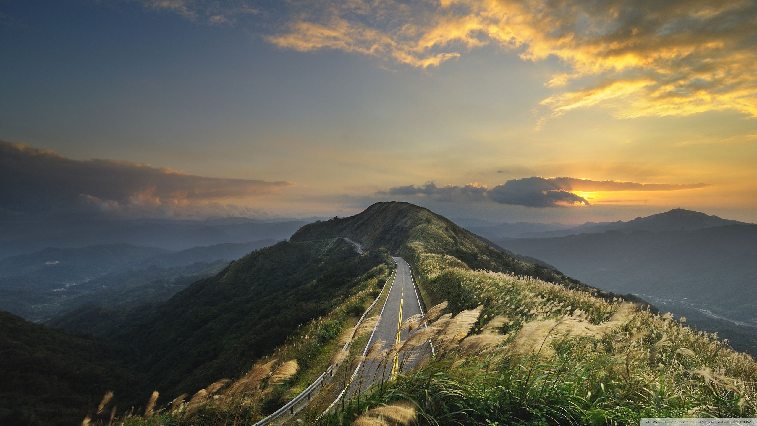 Strada di montagna al tramonto, 2560x1440 1440p, Desktop