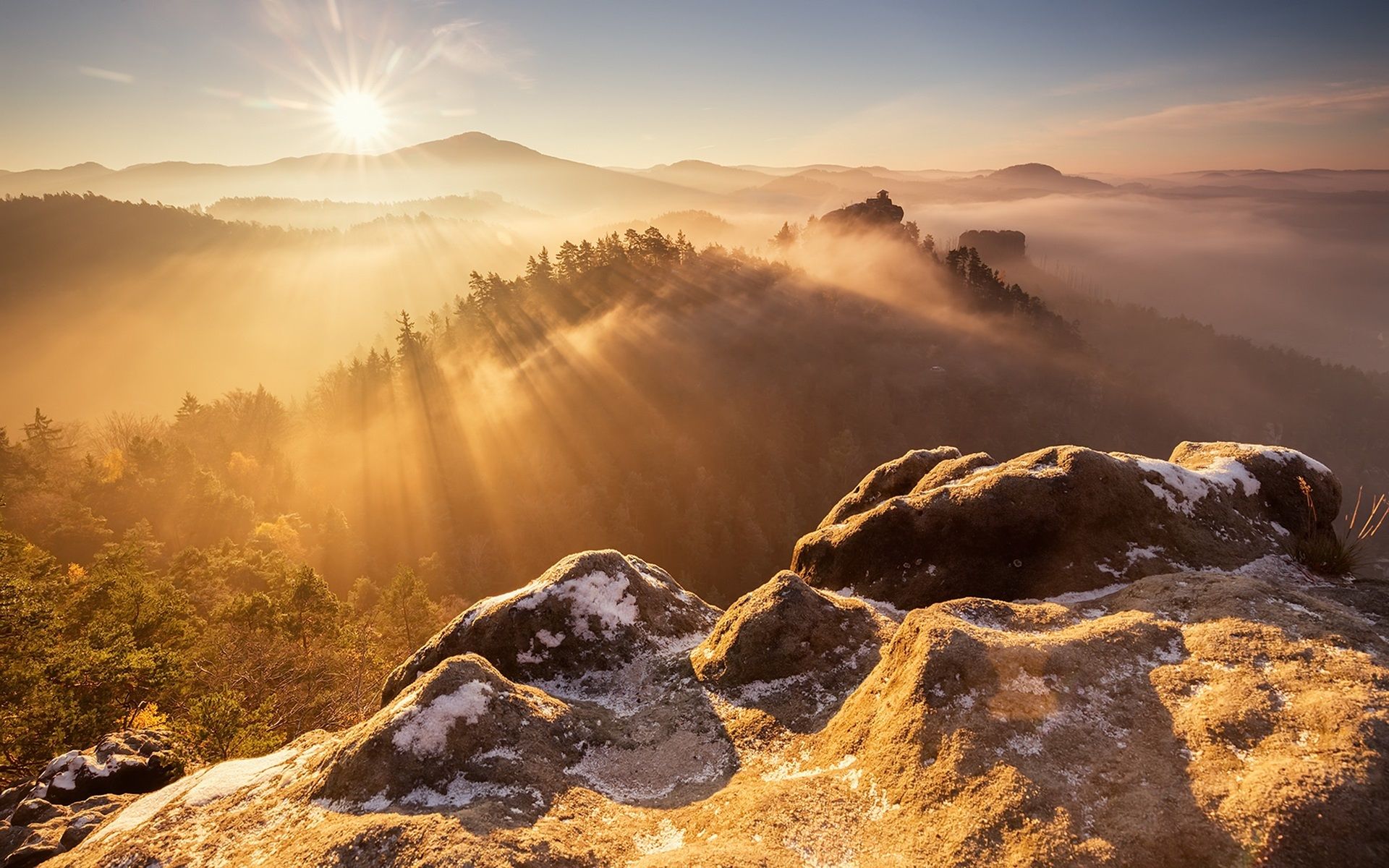 Vetta rocciosa con nebbia dorata, 1920x1200 Full HD+ WUXGA, PC