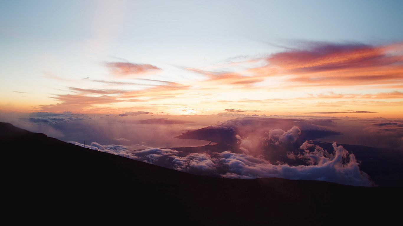 Vetta montagna tramonto nuvole, 1366x768 720p, PC