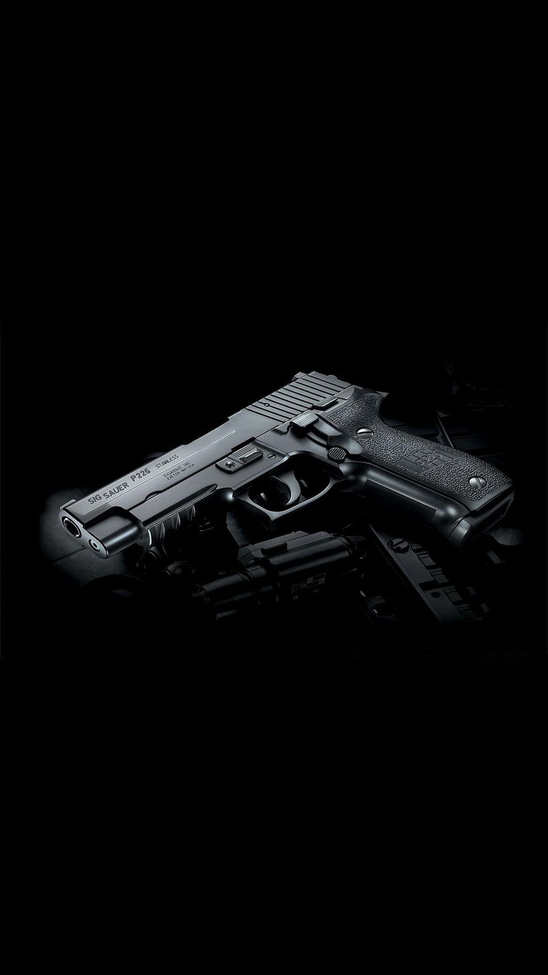 Pistola nera su sfondo scuro, 1080x1920 Full HD Verticale, Smartphone