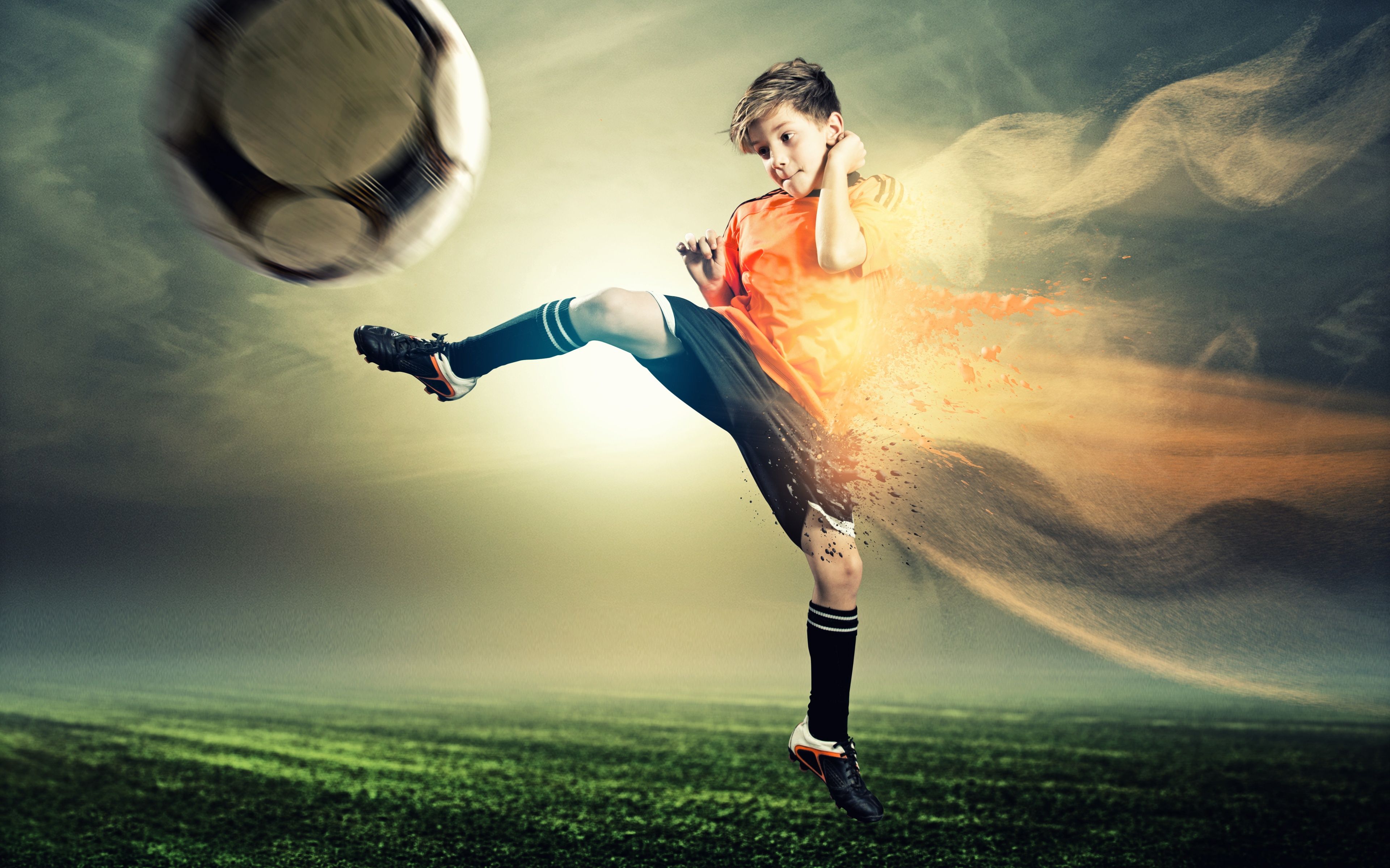 Bambino calcia pallone da calcio, 3840x2400 4K, Desktop 4K