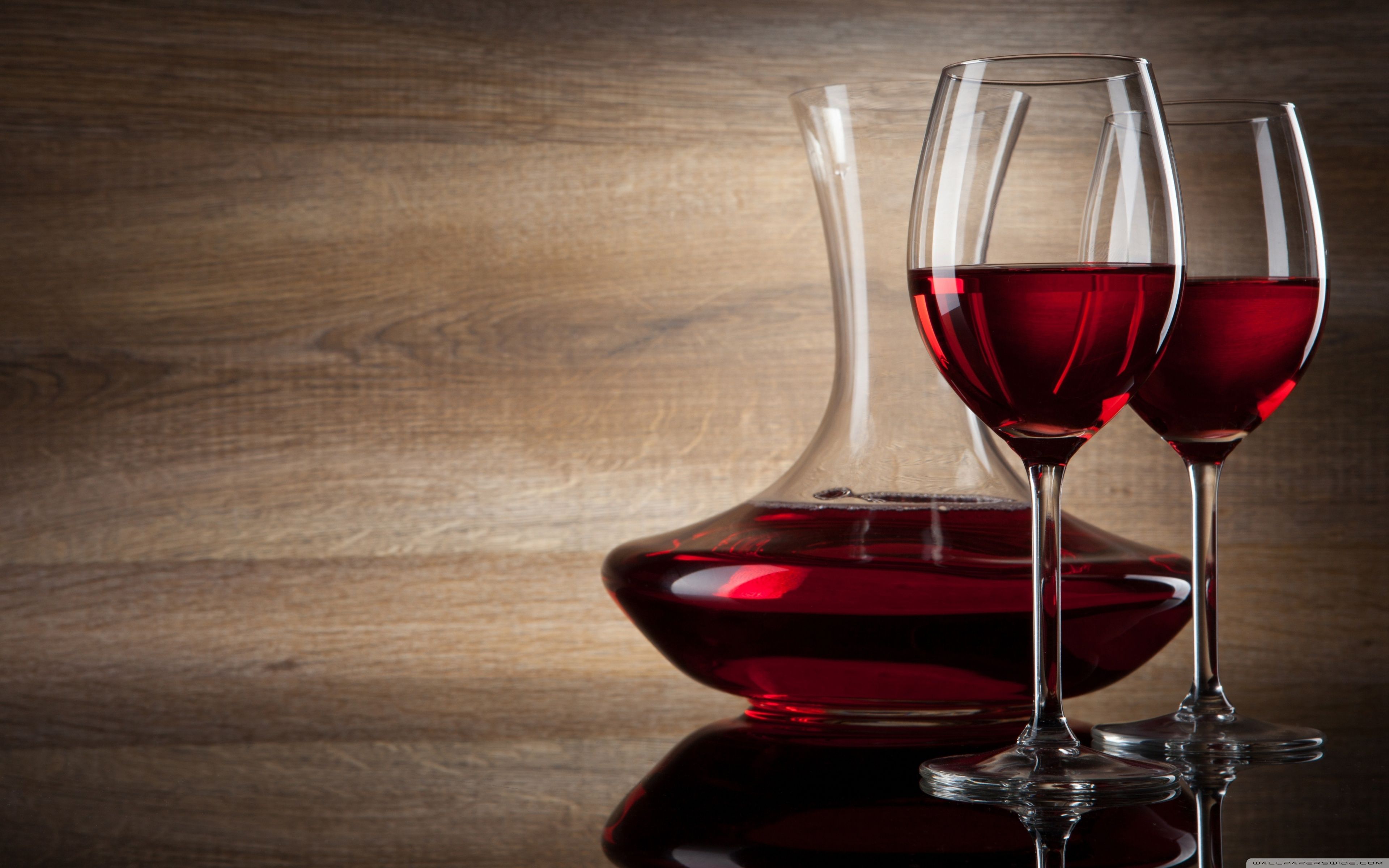 Caraffa e bicchieri vino rosso, 3840x2400 4K, Desktop 4K