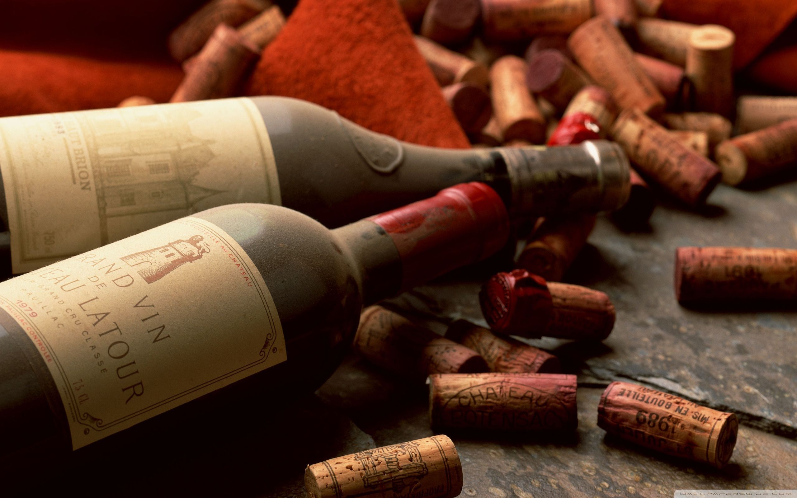 Bottiglie di vino e tappi sughero, 2560x1600 2K, MacBook Pro