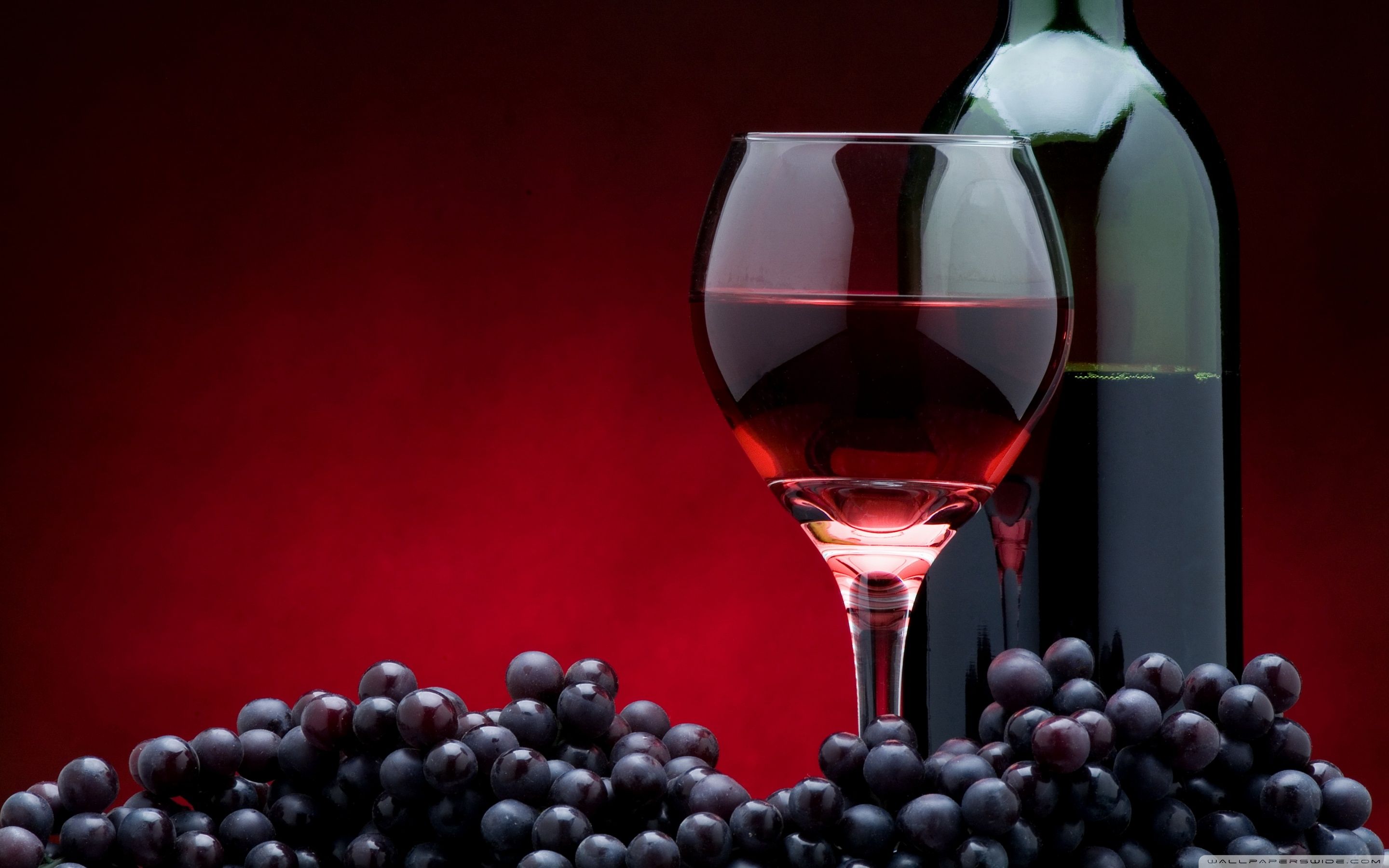 Calice di vino rosso con uva, 2880x1800 WQXGA, Laptop