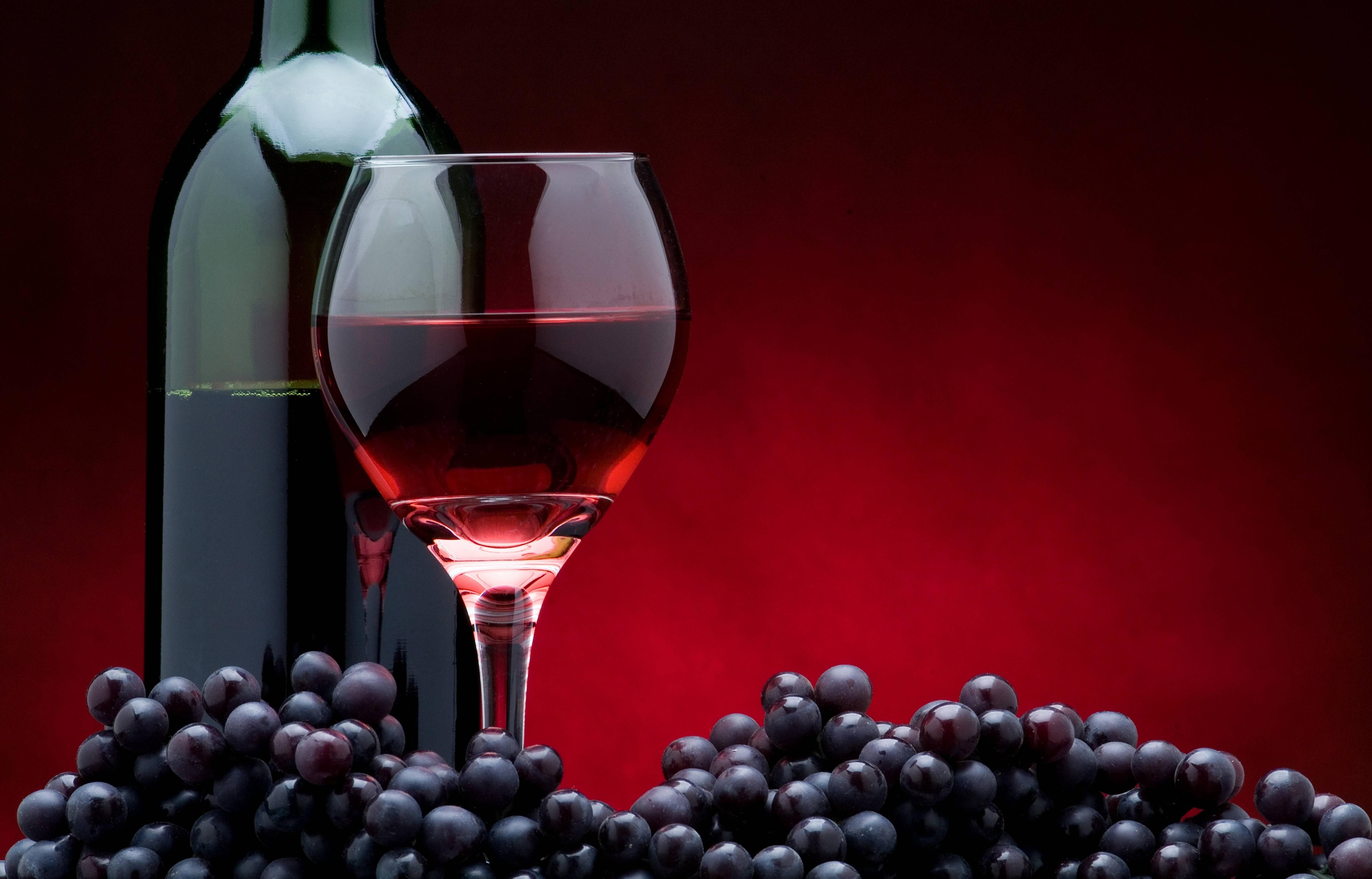 Bottiglia vino, bicchiere, uva nera, 5992x3840 4K, Desktop 4K