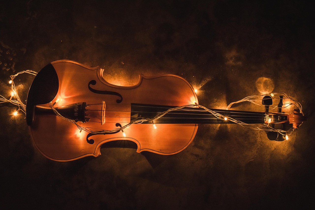 Violino con luci decorative, 1280x853 HD, HP Laptop