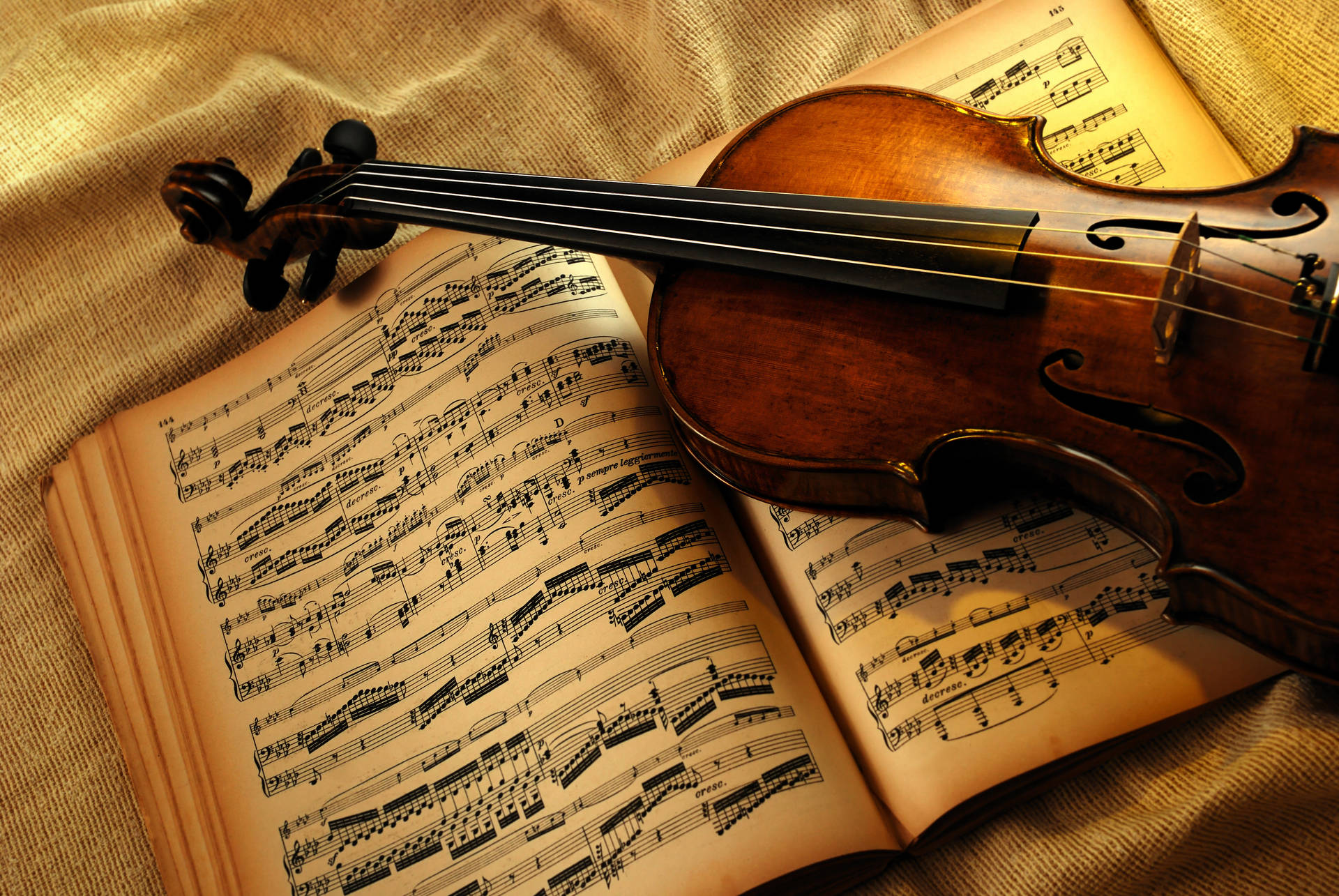 Violino su spartito musicale, 1920x1285 Full HD+ WUXGA, Desktop