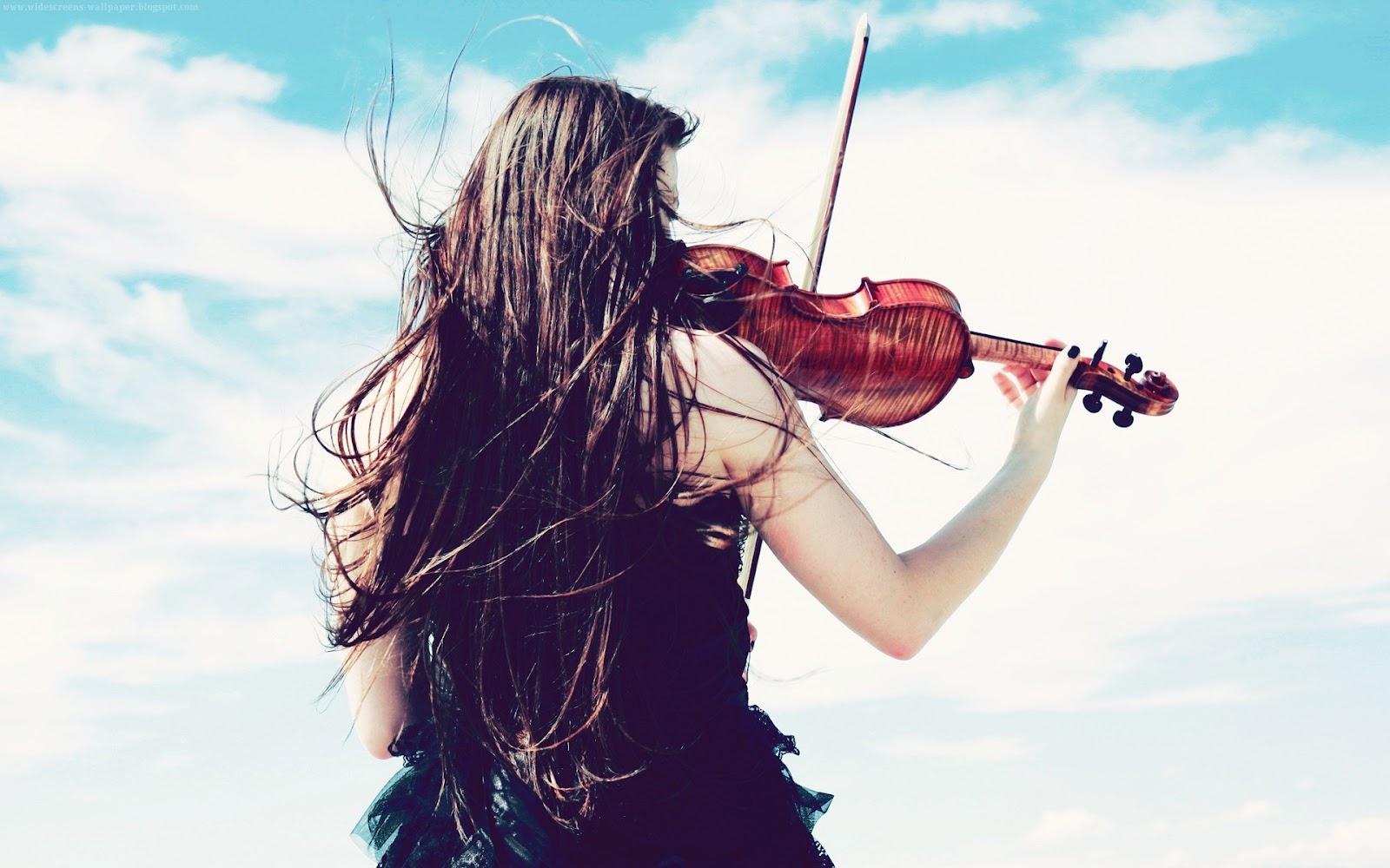 Donna suona violino cielo, 1600x1000 HD, Desktop