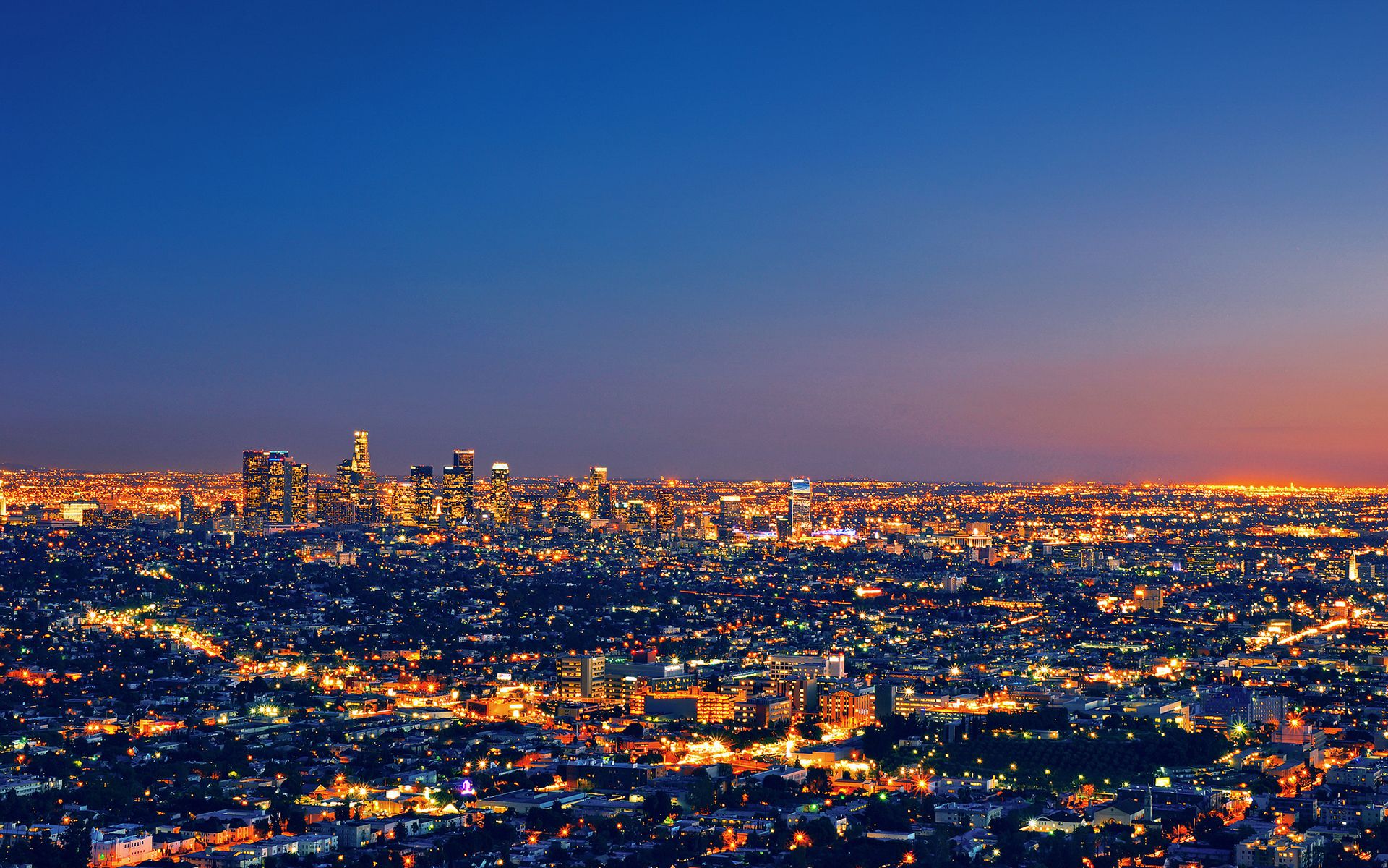 Skyline Los Angeles notturno, 2048x1152 alta risoluzione, Desktop