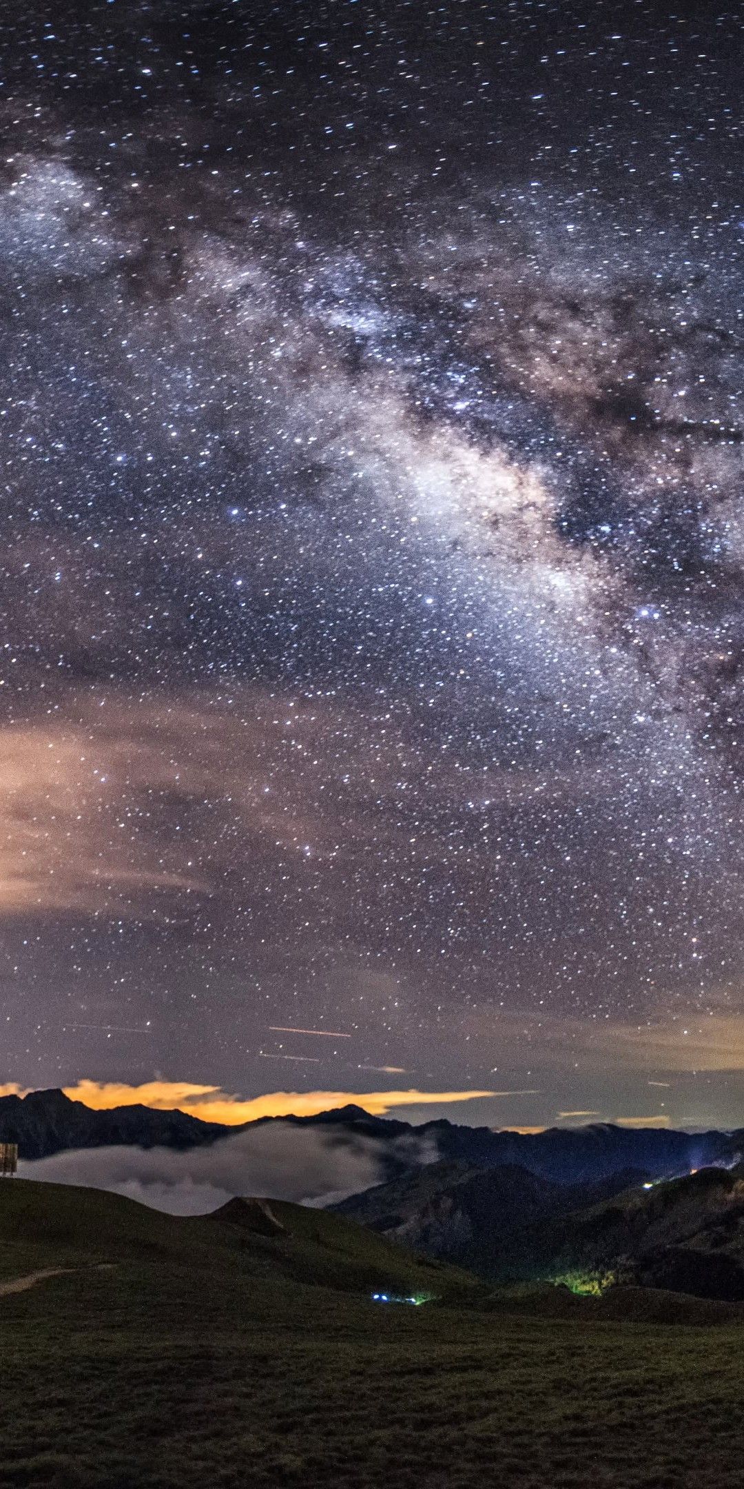 Via Lattea sopra montagne notturne, 1080x2160 Verticale, Mobile