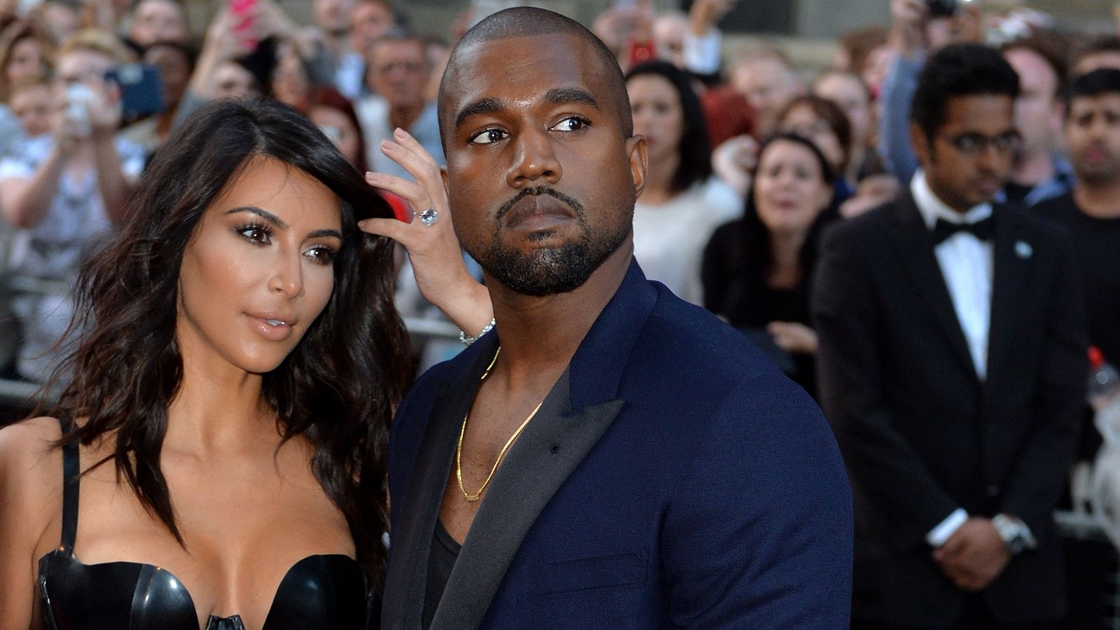 Kanye West con felpa scura, 4821x3180 4K, Desktop 4K