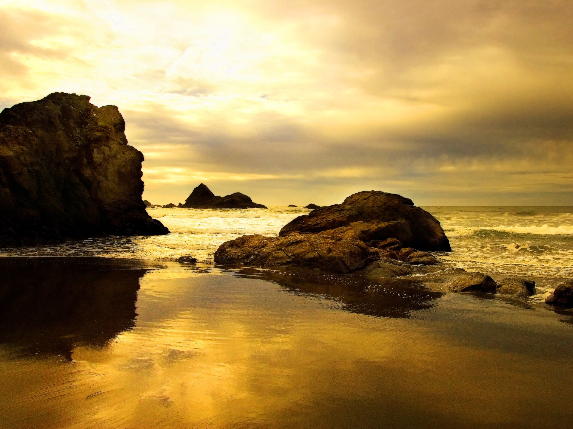Spiaggia rocciosa al tramonto dorato, 1920x1440 Full HD+ WUXGA, Desktop