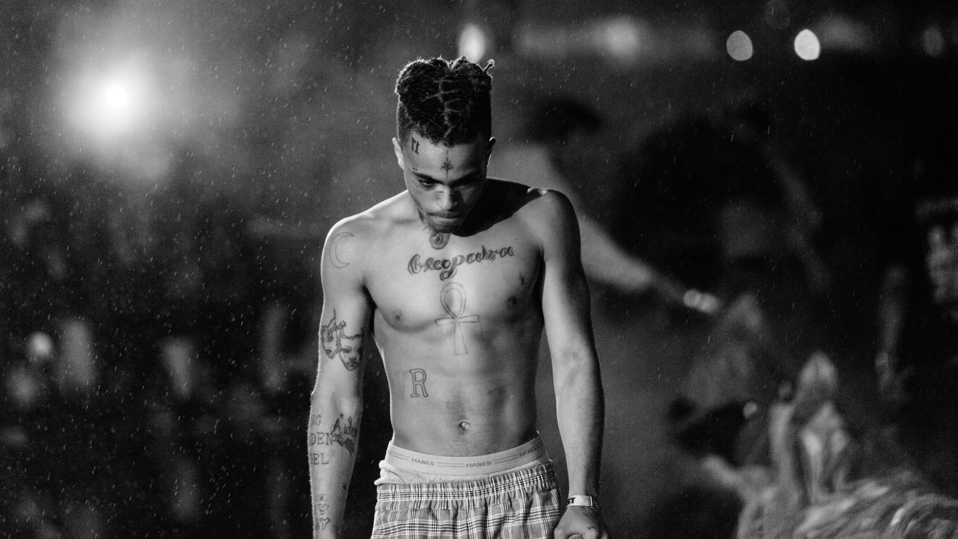 XXXTentacion sul palco bianco/nero, rapper, 1920x1080 Full HD 1080p, Desktop