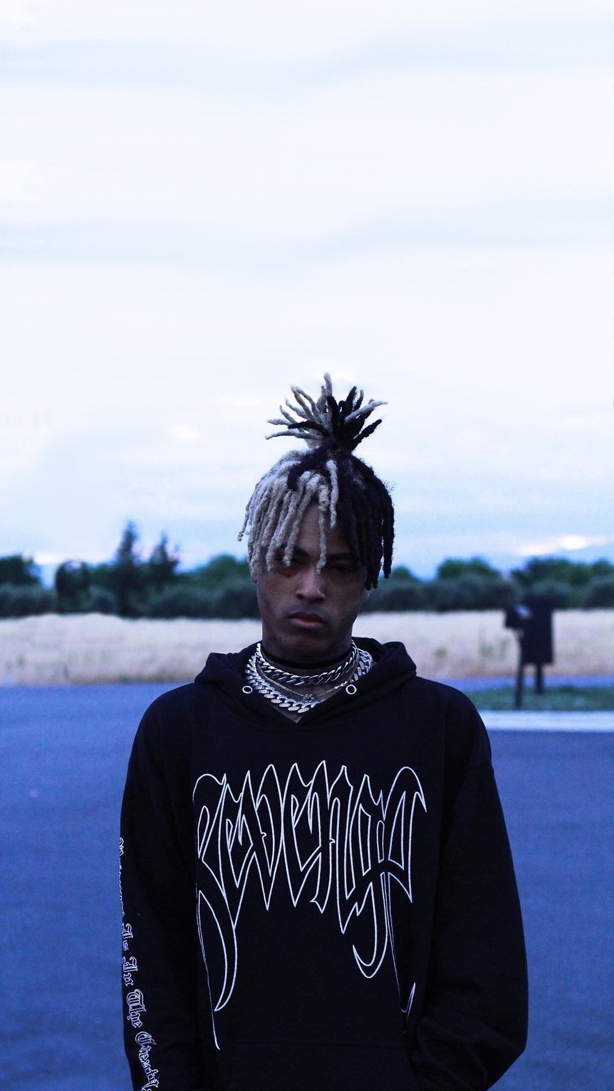 XXXTENTACION capelli blu felpa nera, 1242x2208 Full HD Verticale, Smartphone
