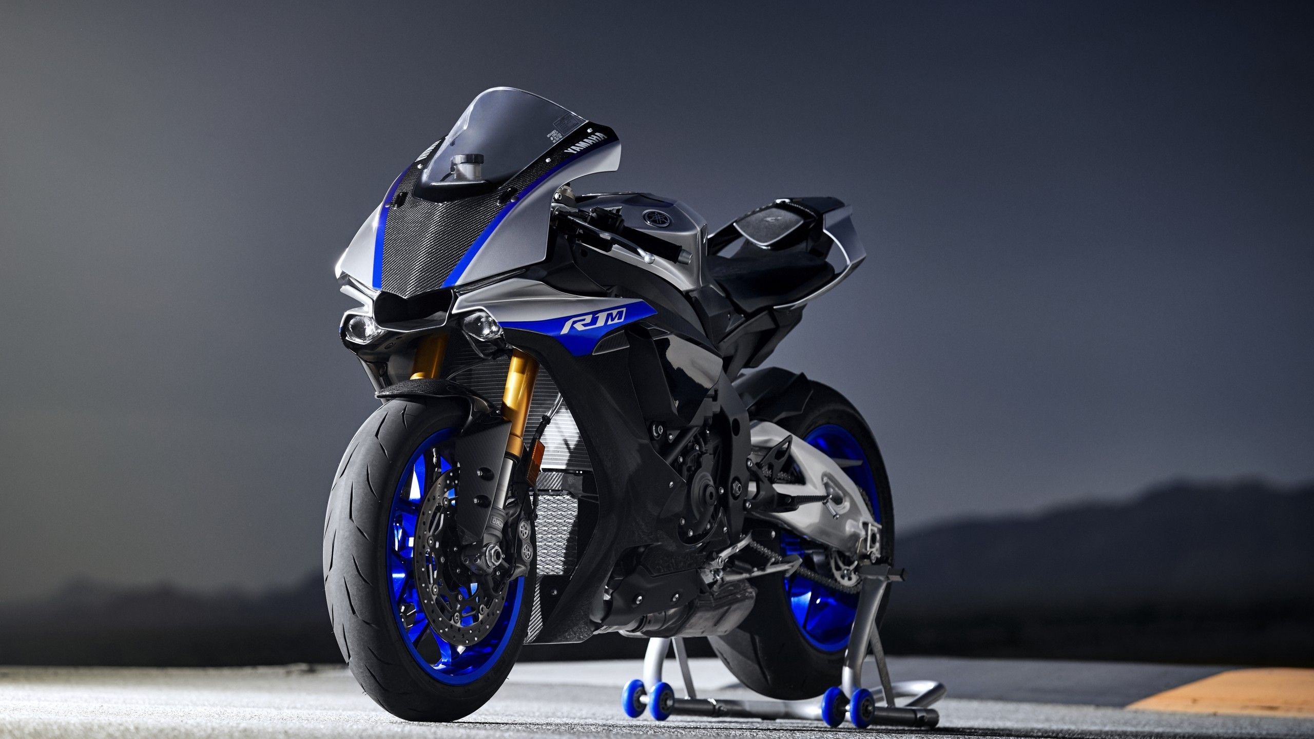 Yamaha YZF-R1M moto sportiva, 2560x1440 2K, PC Desktop