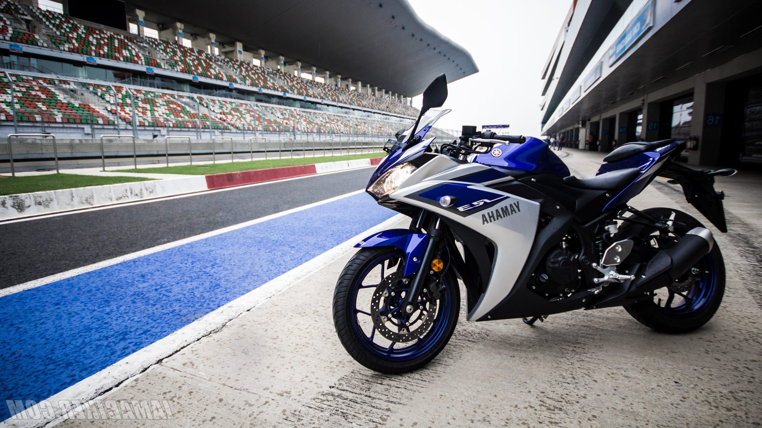 Yamaha YZF R3 pista, 2560x1440 2K, PC Desktop