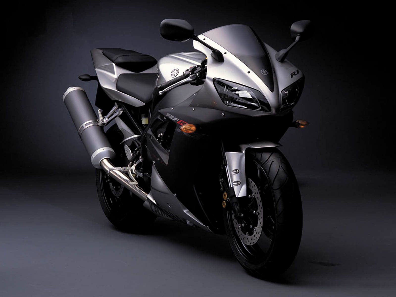 Moto sportiva Yamaha R1 nera, 1600x1200 HD Ready, PC Desktop