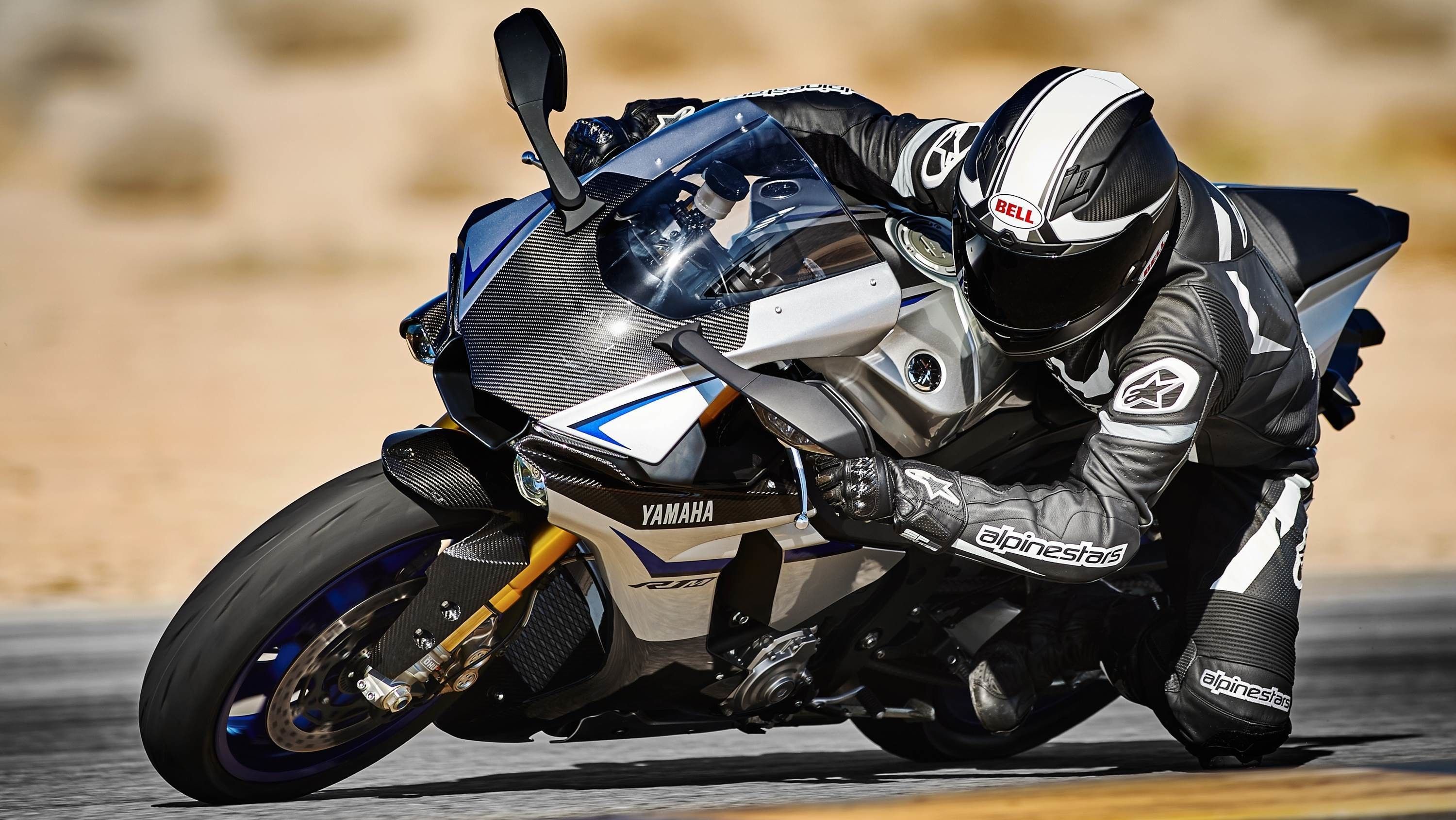 Moto Yamaha R1 pista, 3000x1688 WQXGA, PC