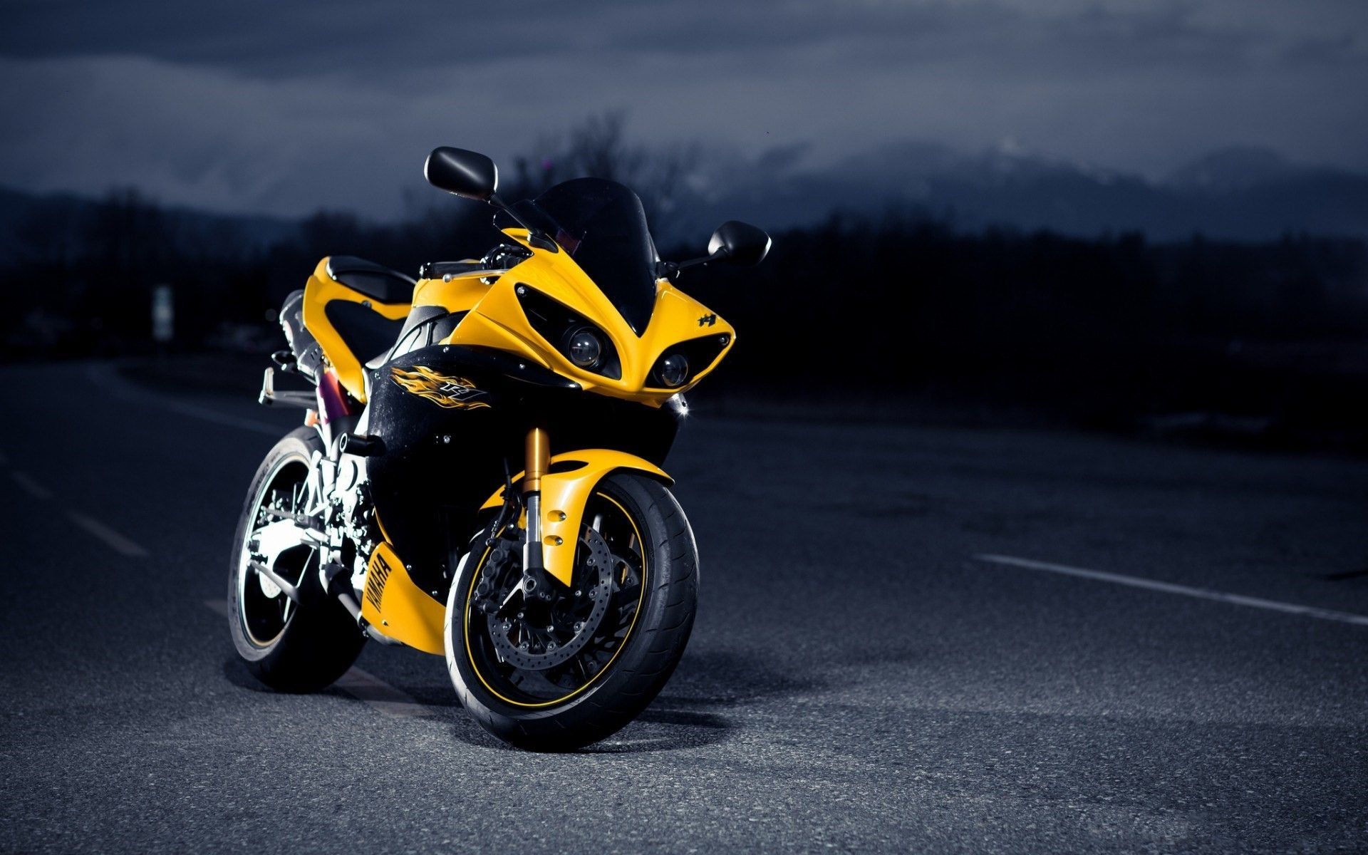 Moto Yamaha R1 gialla, 1920x1200 WUXGA, PC Desktop