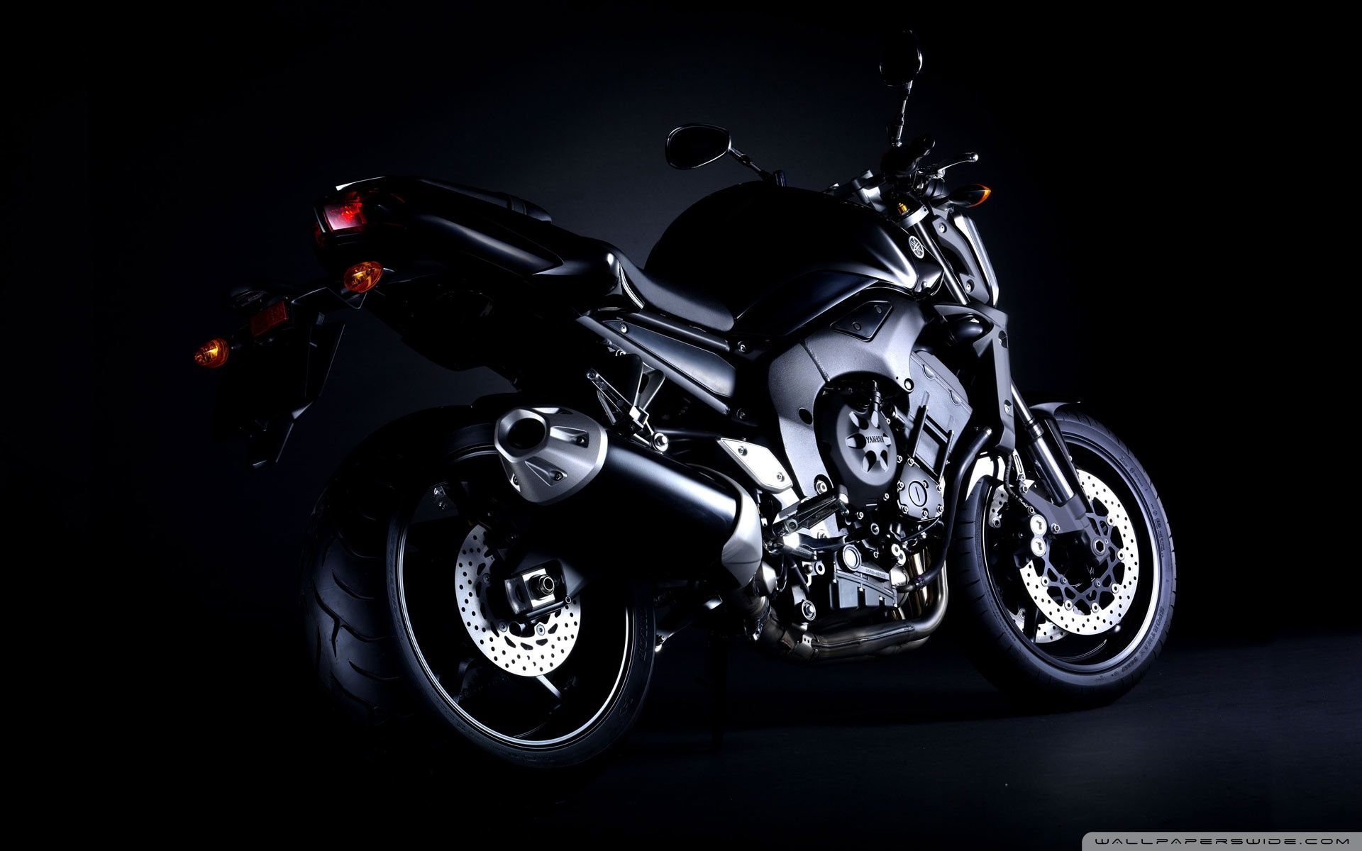 Moto Yamaha FZ1 nera, 1920x1200 Full HD+ WUXGA, Monitor Gaming