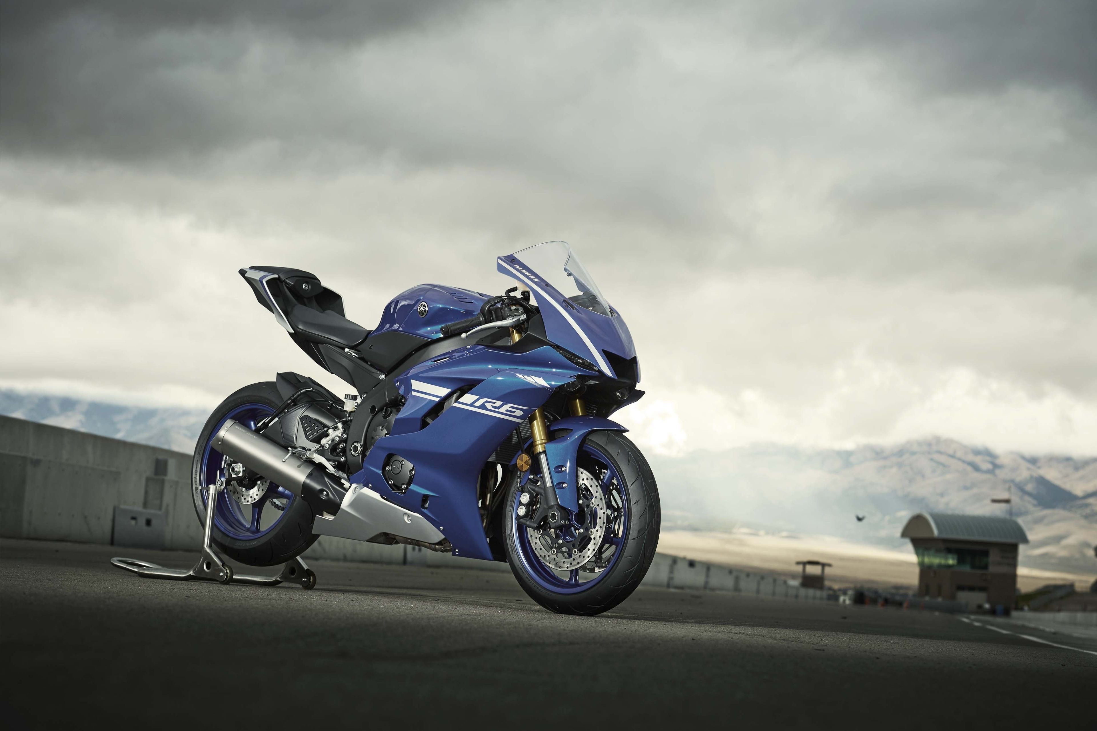 Moto sportiva Yamaha blu, 3840x2560 Ultra HD, PC