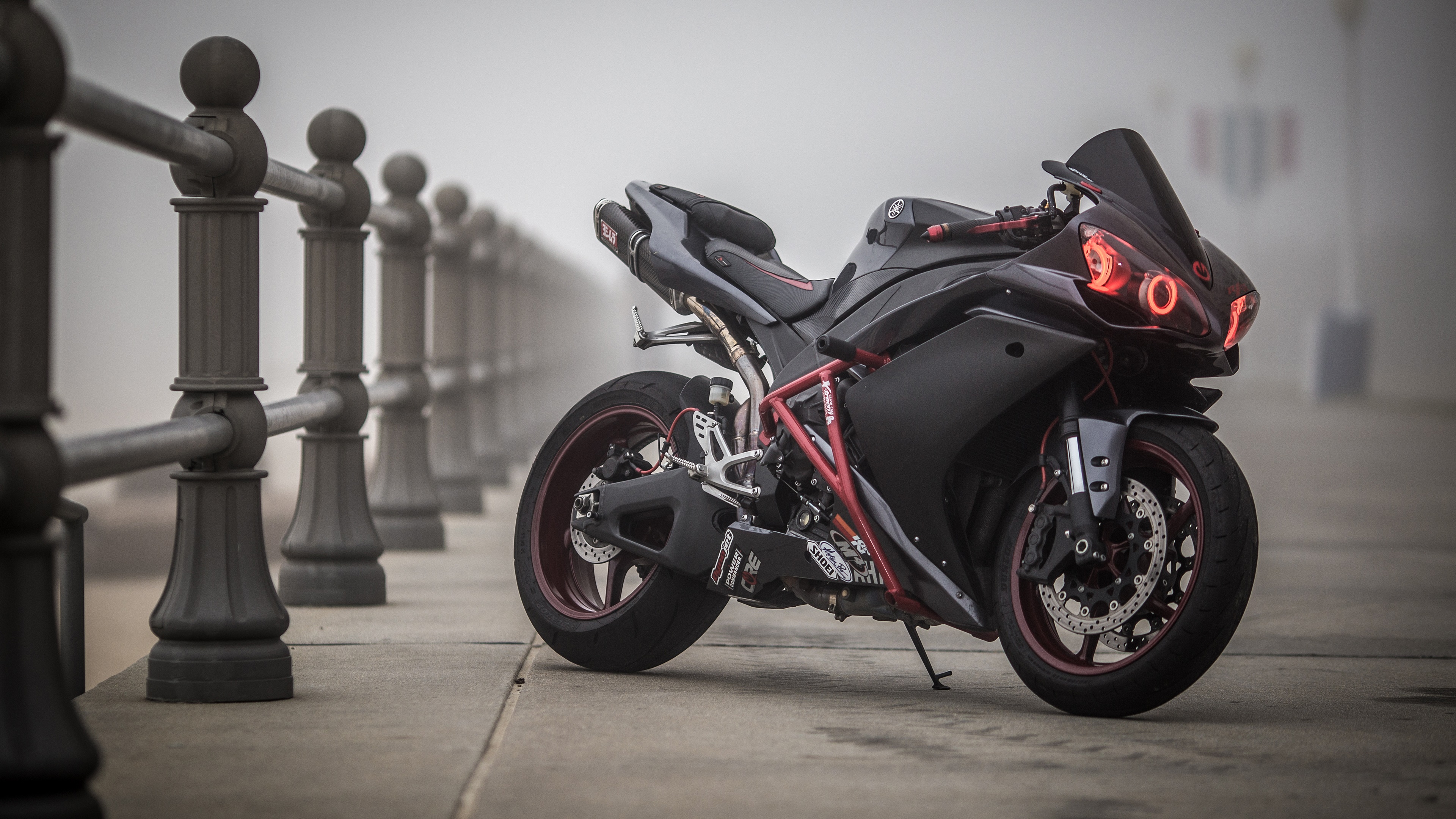 Yamaha R1 moto nera, 3840x2160 4K Ultra HD, Monitor 4K